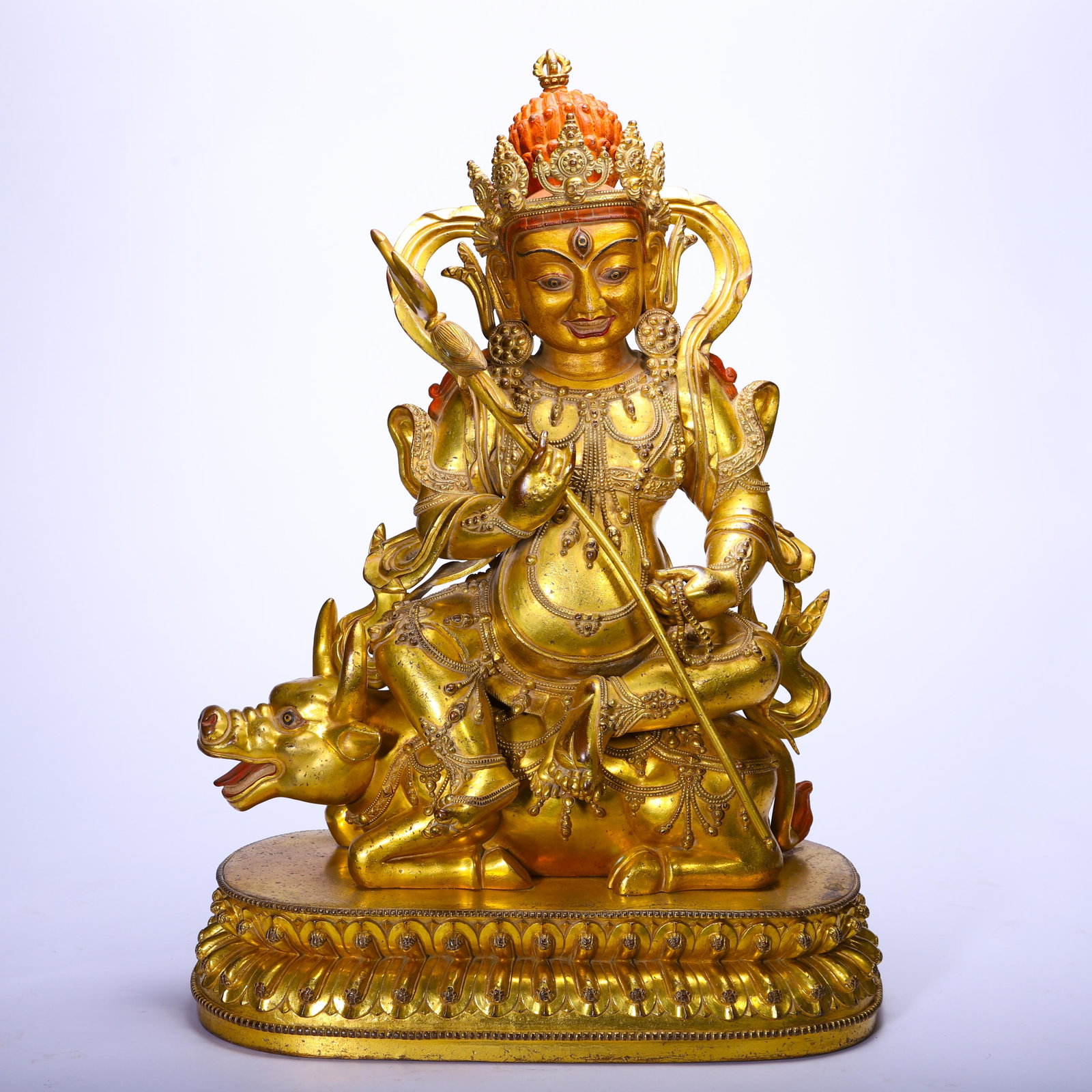 A CHINESE GILT-BRONZE JAMBHALA FIGURE: A CHINESE GILT-BRONZE JAMBHALA FIGURE (36 x 19 x 53cm,Weight 15420g)
