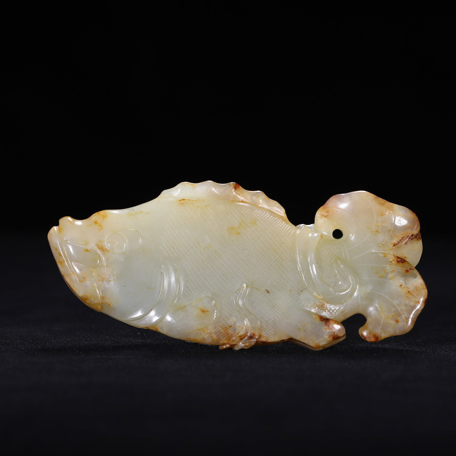 A Chinese Hetian Jade Carp Pendant: A Chinese Hetian Jade Carp Pendant (7 x 4cm,Weight 60g)