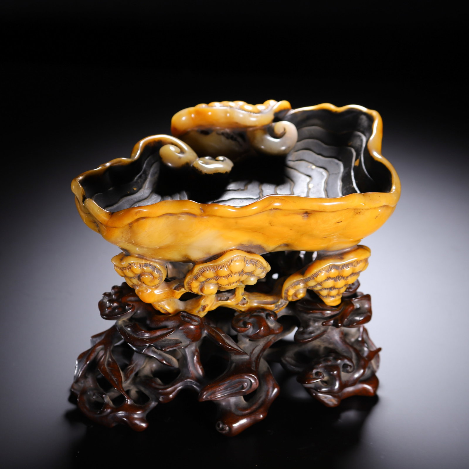 Chinese Shoushan Stone Lingzhi Brush Washer (1 of 9)