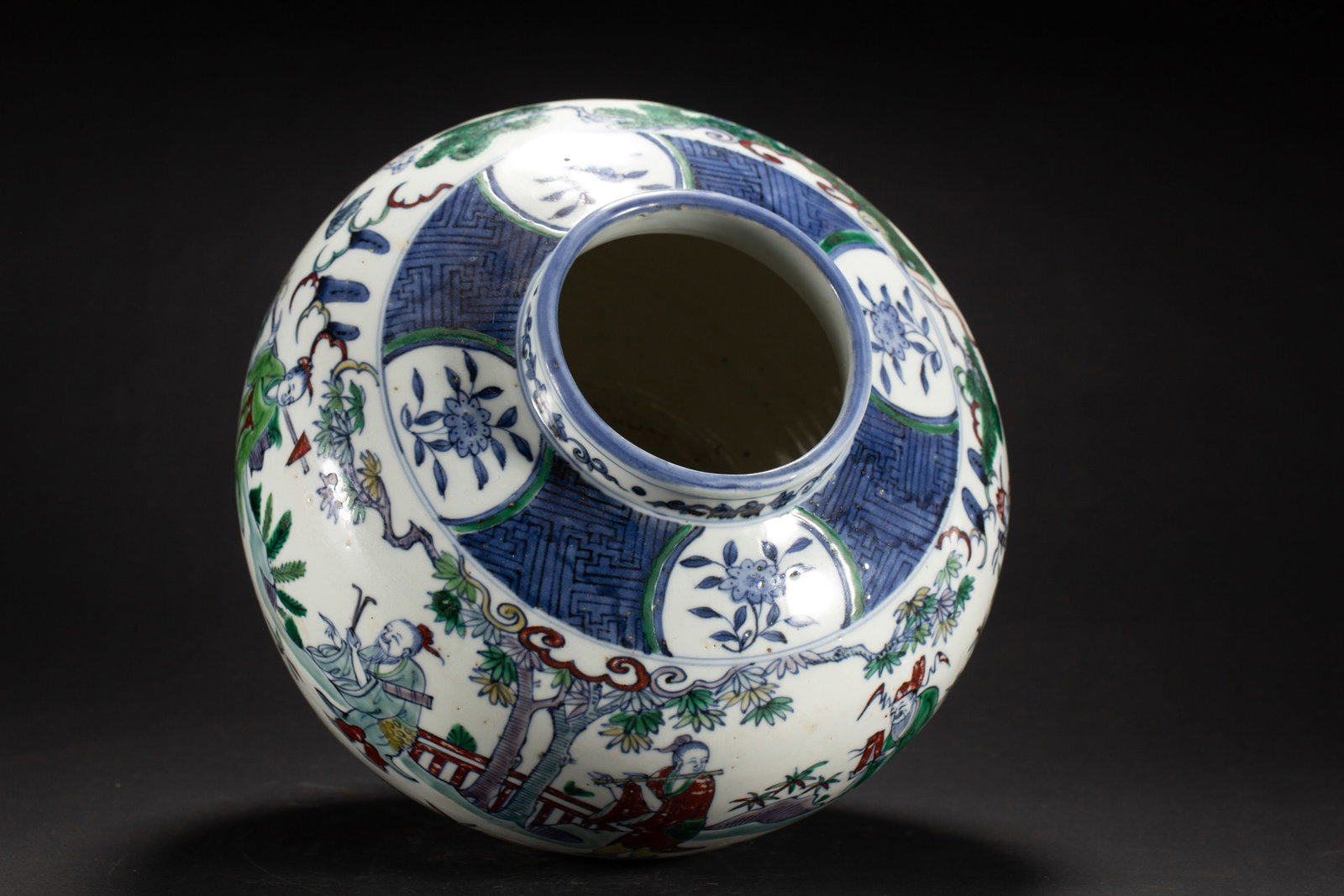A Chinese Wucai Figural Jar - 6