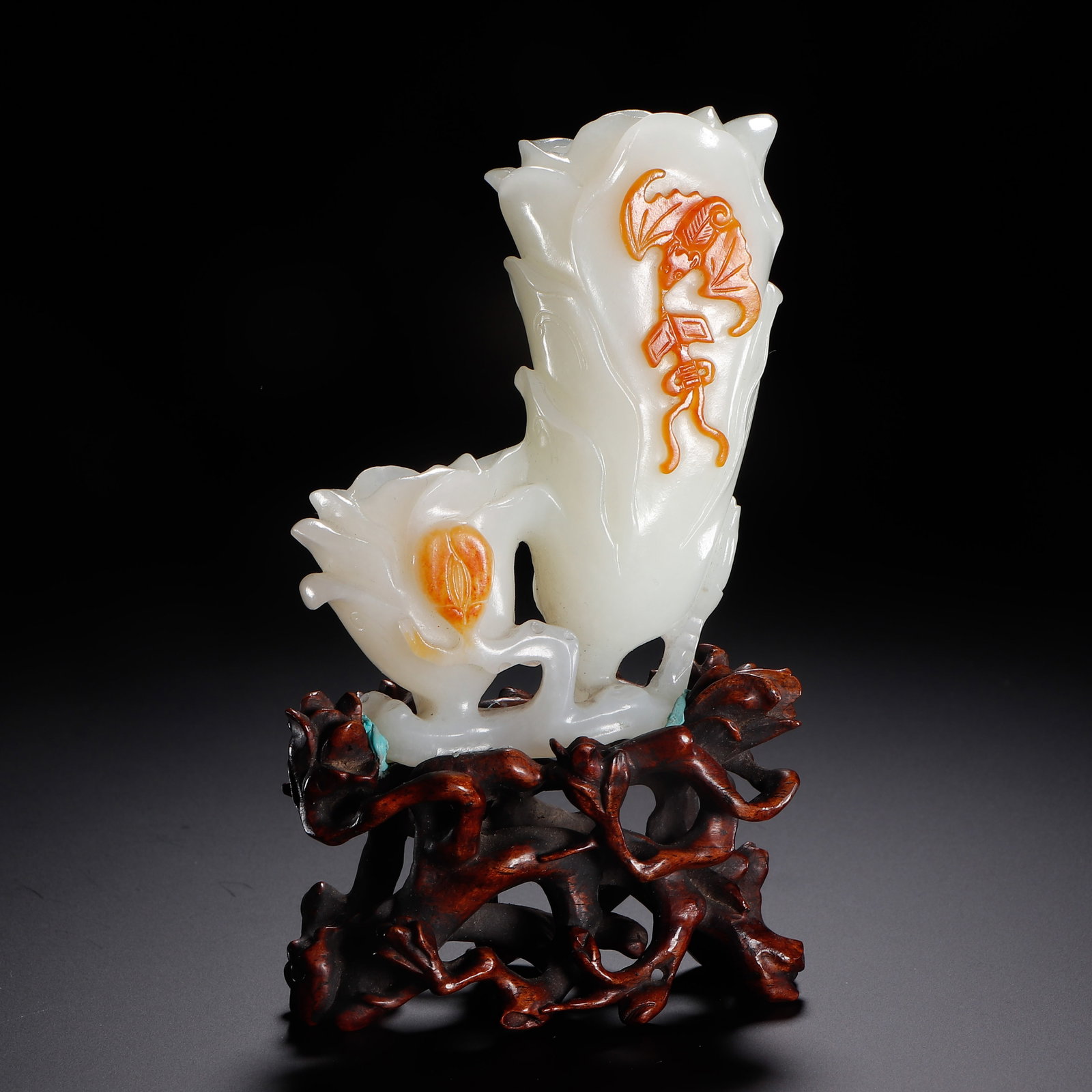 A Chinese Hetian White Jade Magnolia Ornament: A Chinese Hetian White Jade Magnolia Ornament (6.5 x 3.8 x 11.5cm,Weight 130g)
