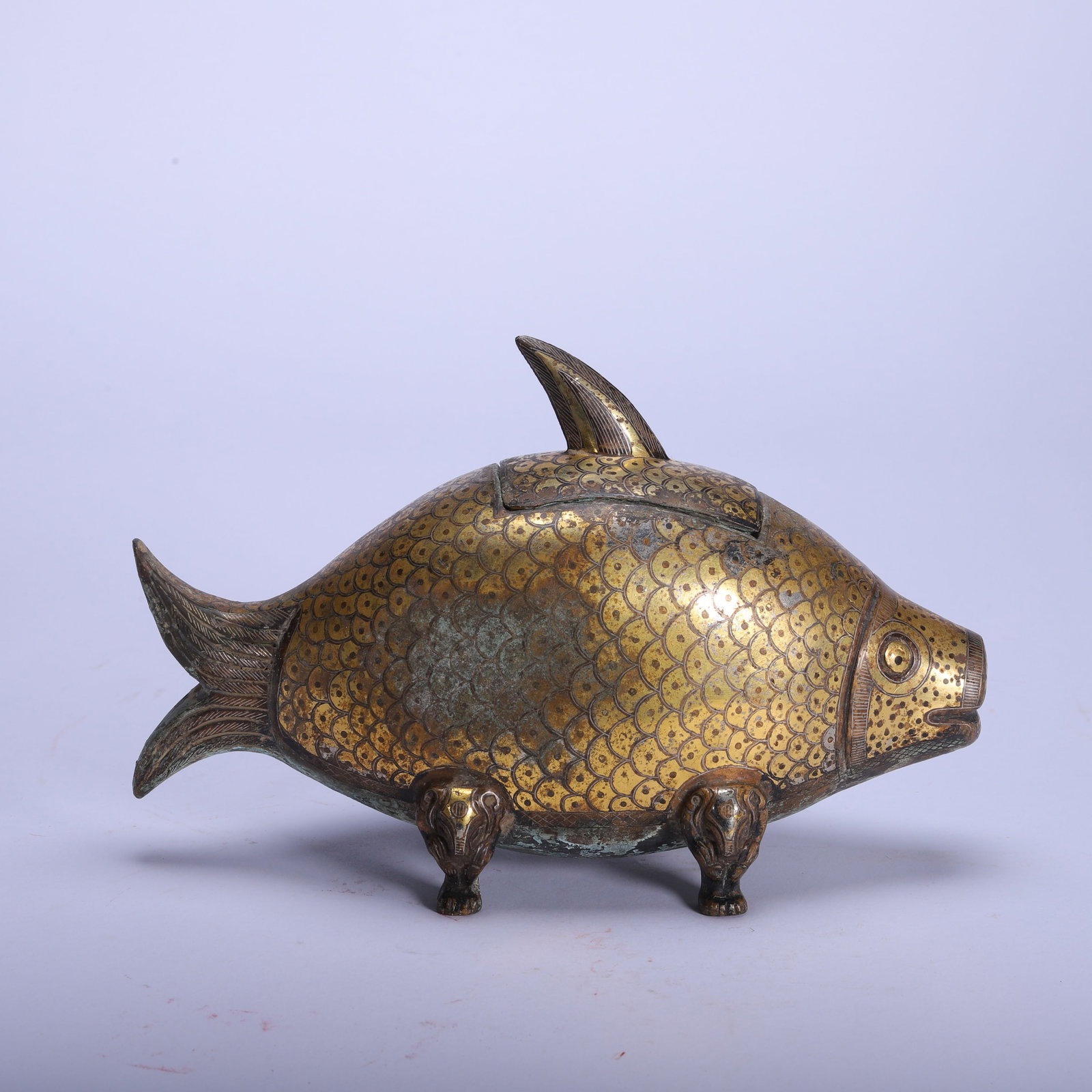 A Chinese Gilt-Bronze Fish-Form Censer: A Chinese Gilt-Bronze Fish-Form Censer (21 x 7.5 x 12.5cm,Weight 1060g)