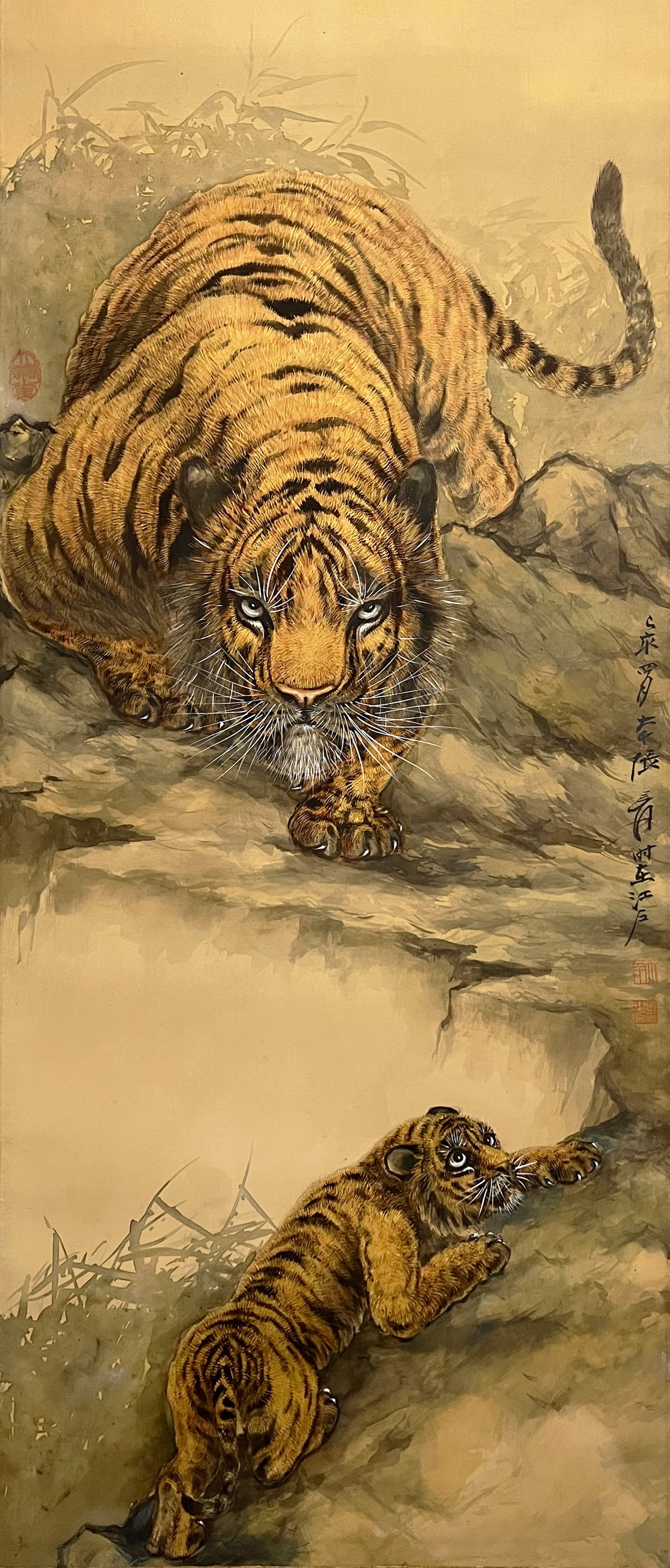 Zhang Daqian mark, Chinese Tiger painting, Ink and Color on Silk, Hanging Scroll: Zhang Daqian mark, Chinese Tiger painting, Ink and Color on Silk, Hanging Scroll (94 x 40cm)