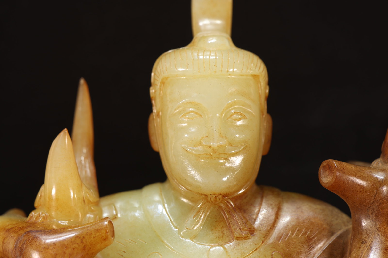 A Jade Carved Cloud Pattern Character and Bird Shape Figure - 2