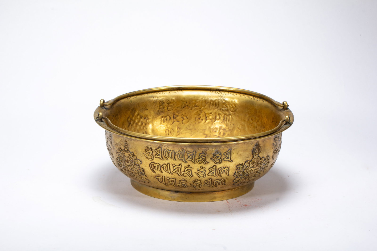A Chinese Gilt Bronze Buddhist Ritual Bowl: A Chinese Gilt Bronze Buddhist Ritual Bowl (26 x 26 x 9.5cm,Weight 2000g)