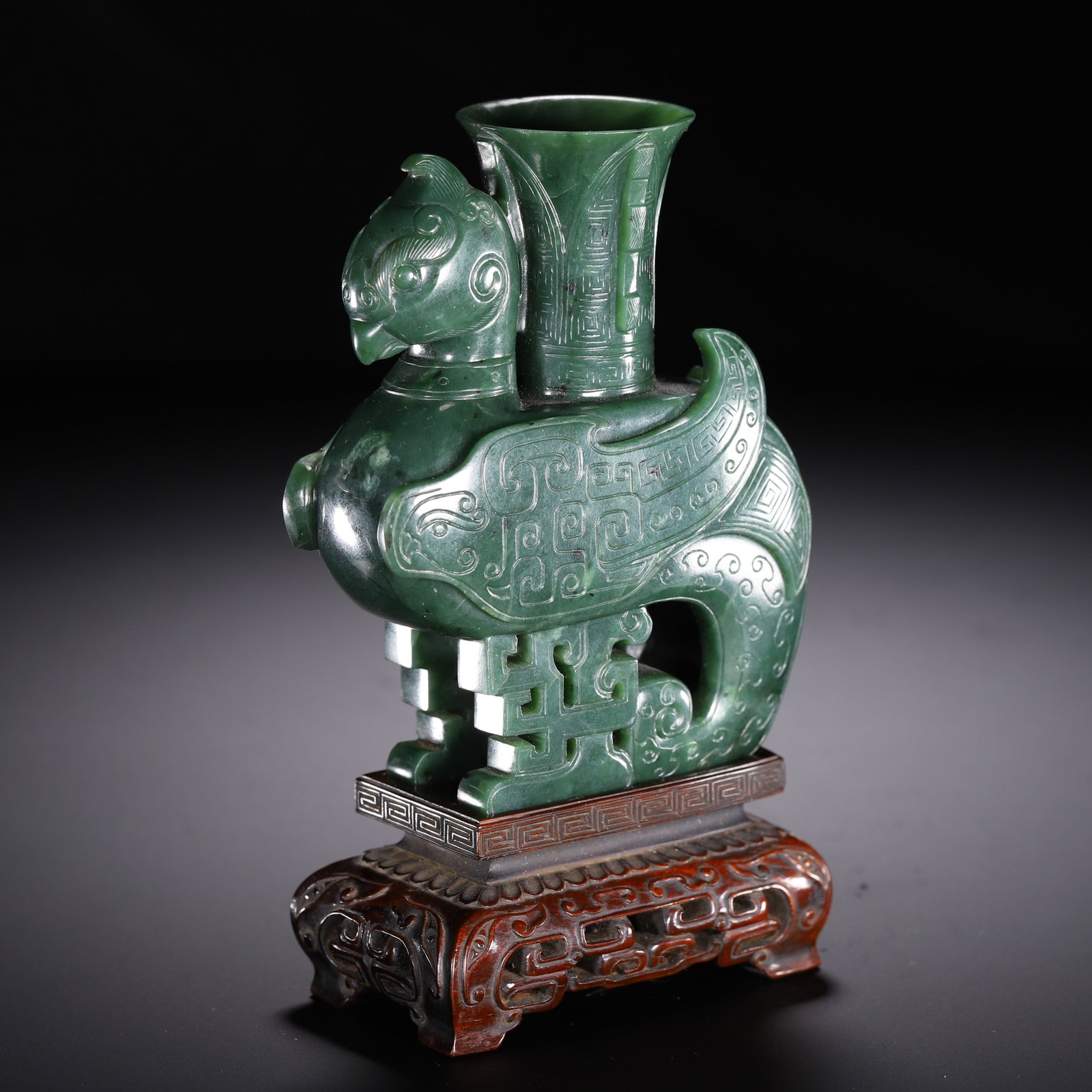 A Chinese Hetian Spinach Jade Phoenix Vase: A Chinese Hetian Spinach Jade Phoenix Vase (8.5 x 4 x 14cm,Weight 490g)