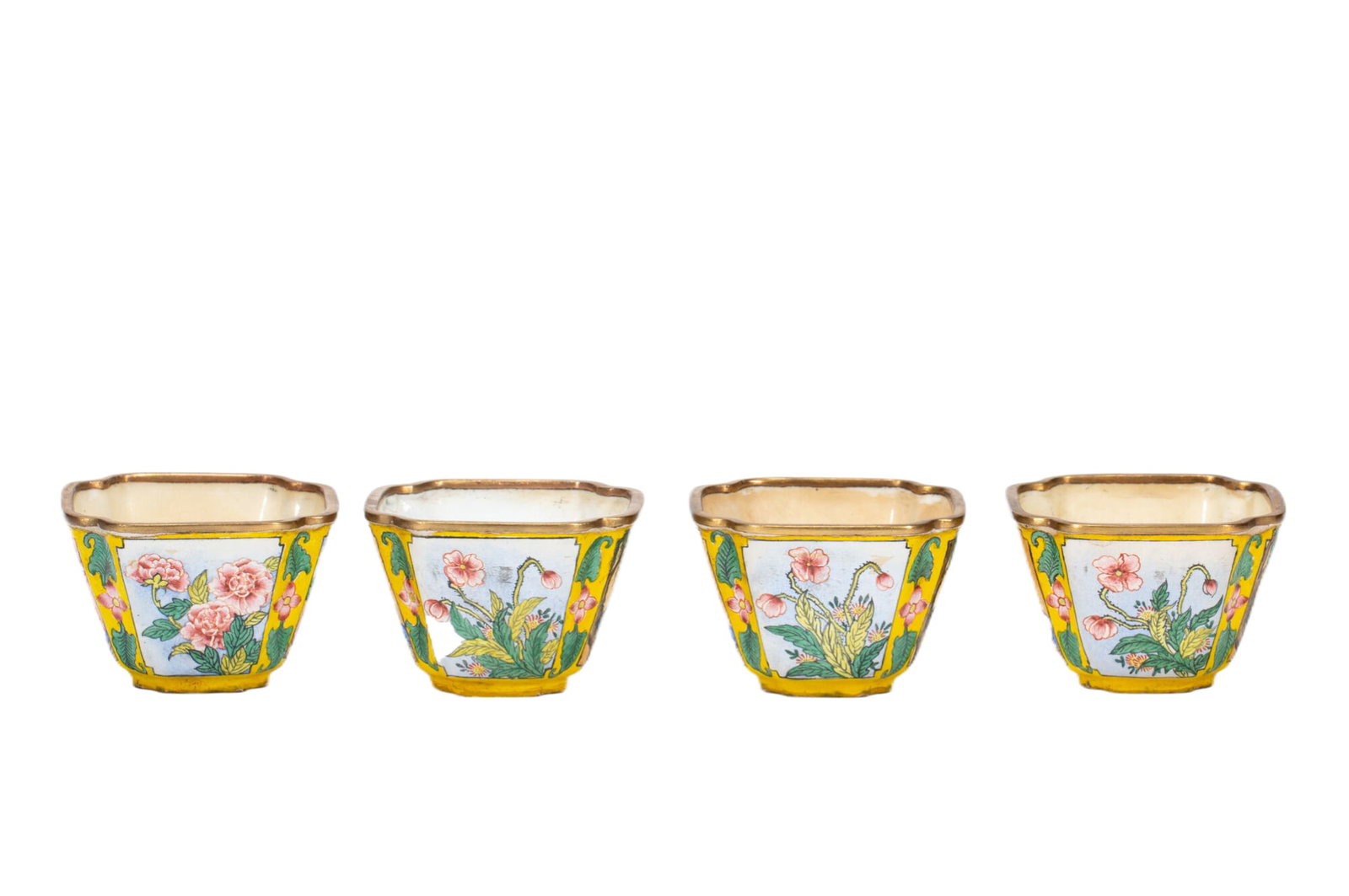 Set of Four Chinese Painted Enamel Cups: Set of Four Chinese Painted Enamel Cups (4.8 x 4.8 x 3.5cm,Weight 170g)