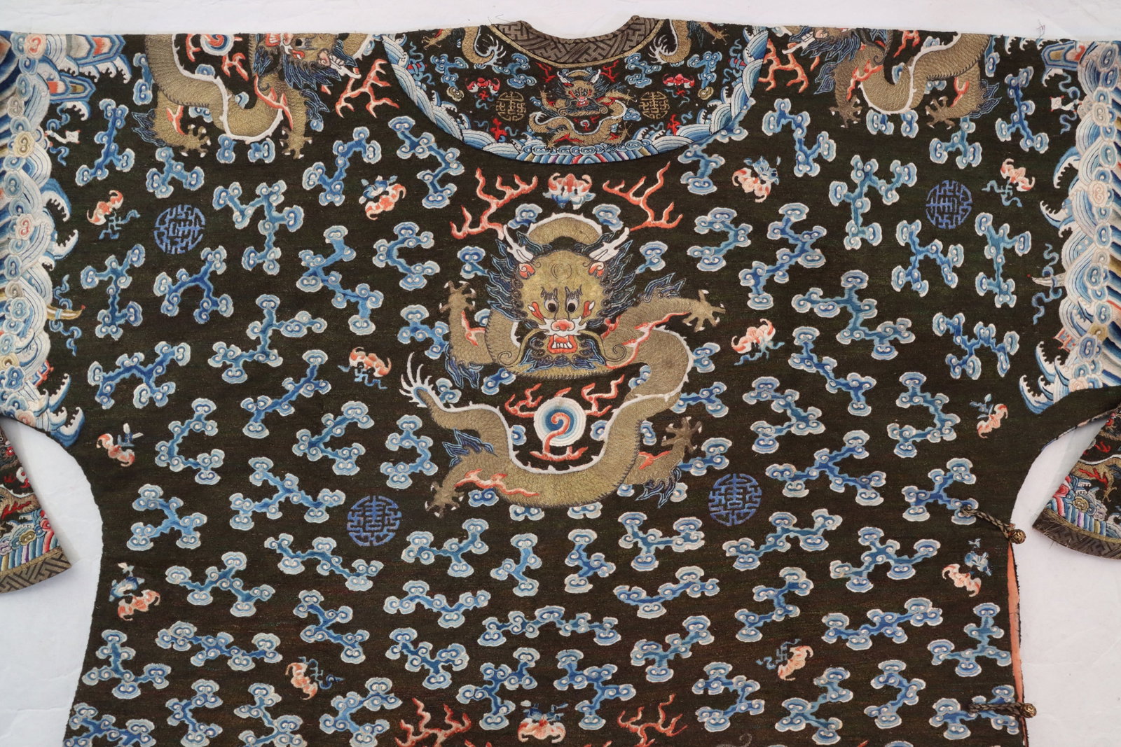 Silk Embroidery Cloud and Dragon Pattern Dragon Robe - 12