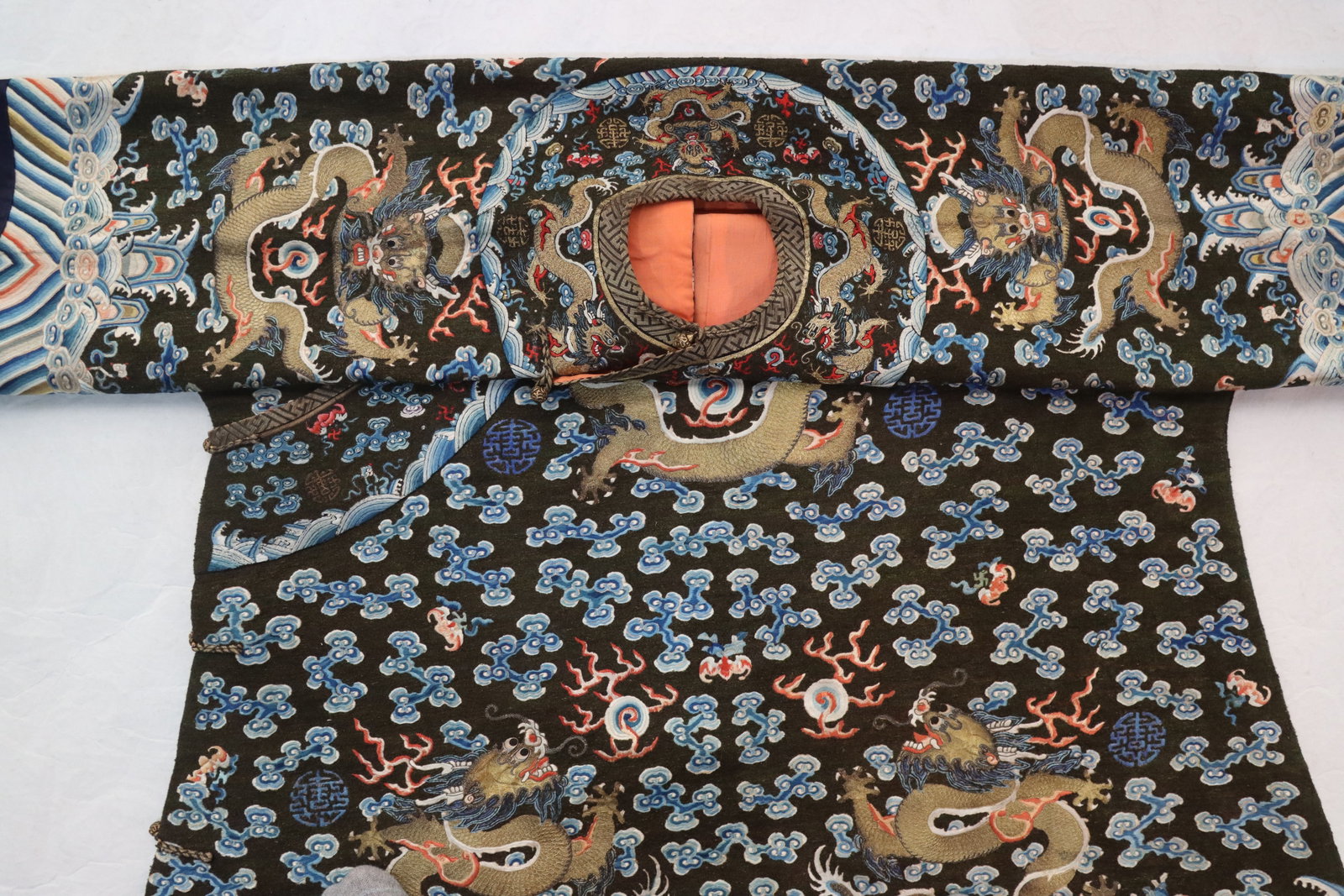 Silk Embroidery Cloud and Dragon Pattern Dragon Robe - 4