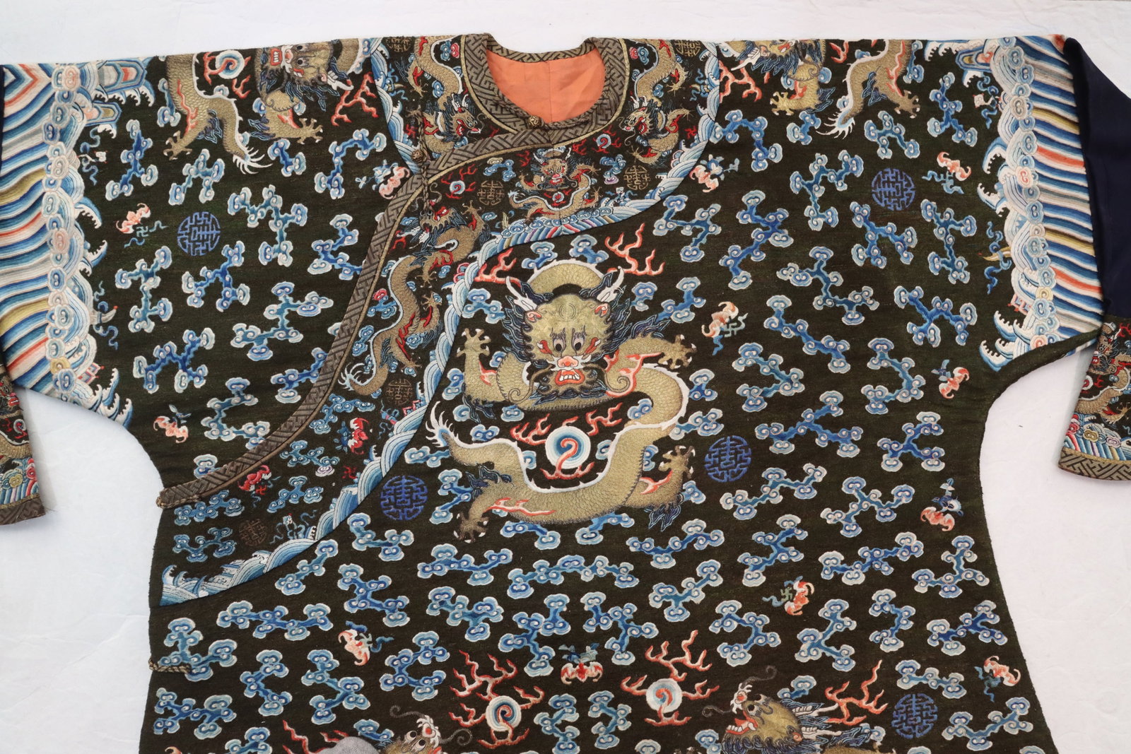 Silk Embroidery Cloud and Dragon Pattern Dragon Robe - 8