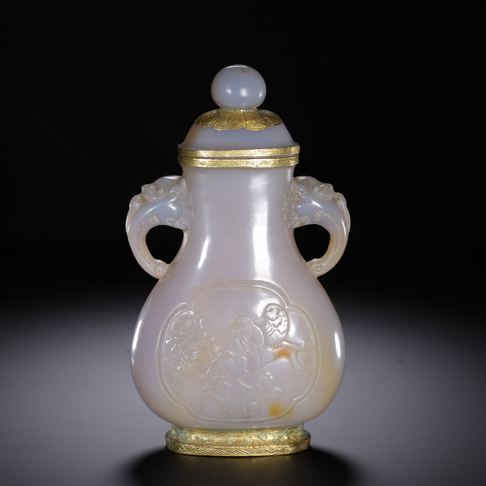 A Chinese Agate Vase with Gilt Mounts and Bird Relief: A Chinese Agate Vase with Gilt Mounts and Bird Relief (10.5 x 4 x 18cm,Weight 440g)