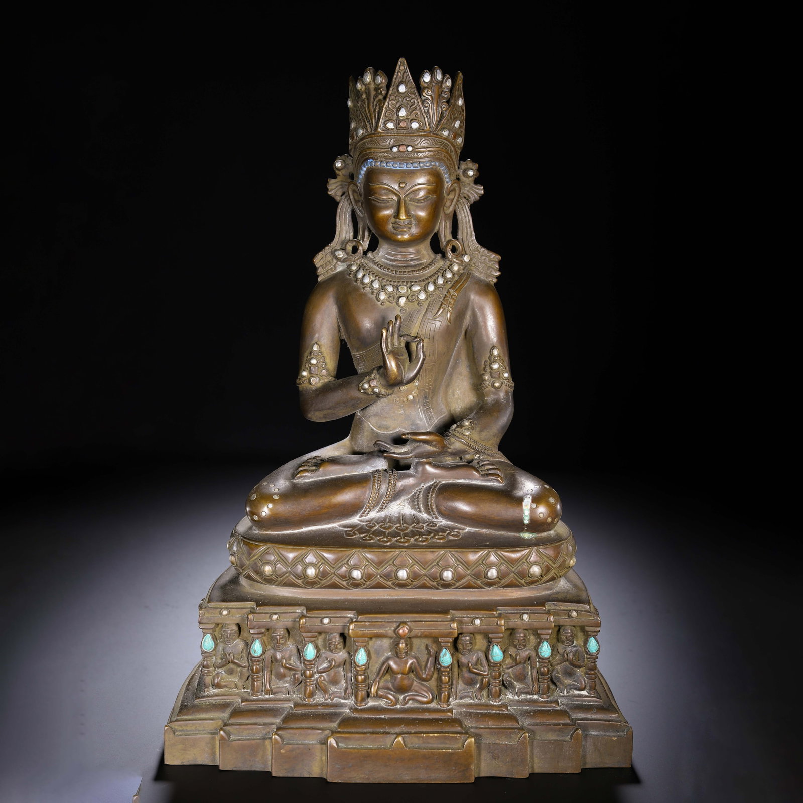Chinese Inlaid Bronze Buddha Statue: Chinese Inlaid Bronze Buddha Statue (25.5 x 18 x 38cm,Weight 9700g)