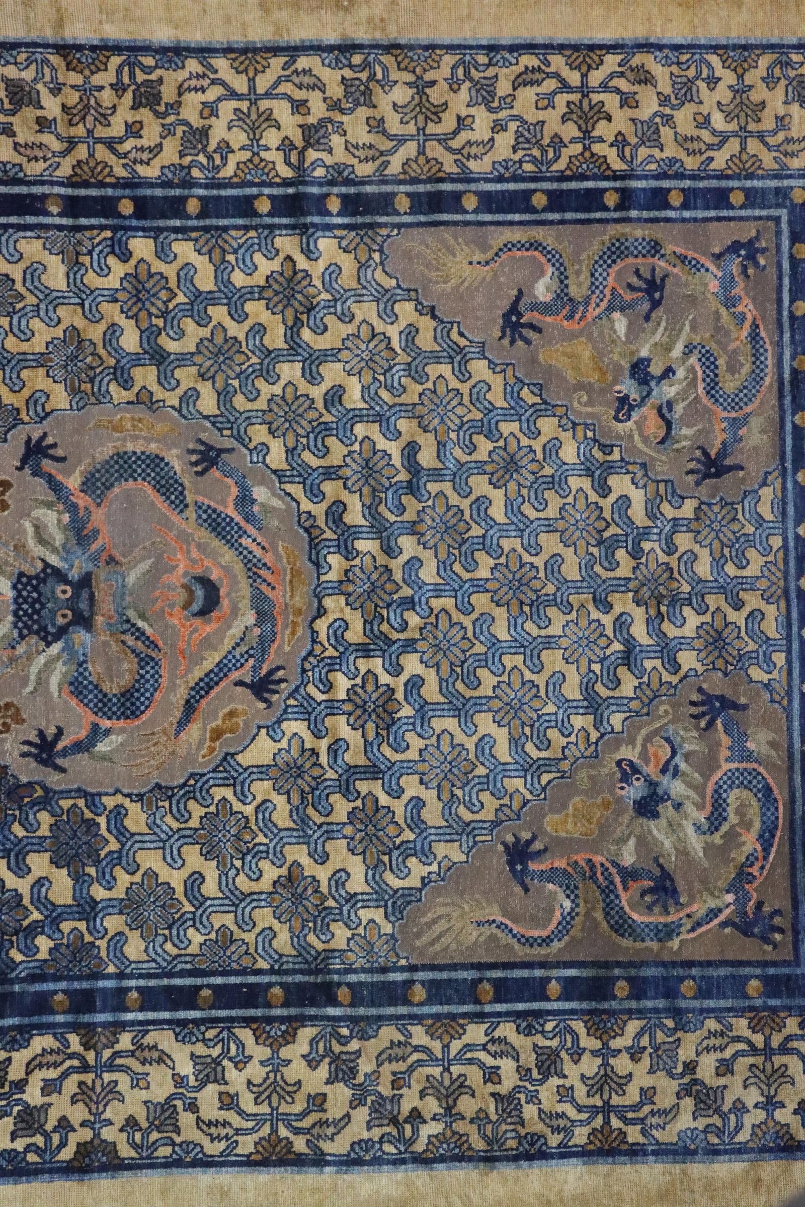 Silk Embroidery Cloud and Dragon Pattern Carpet - 5