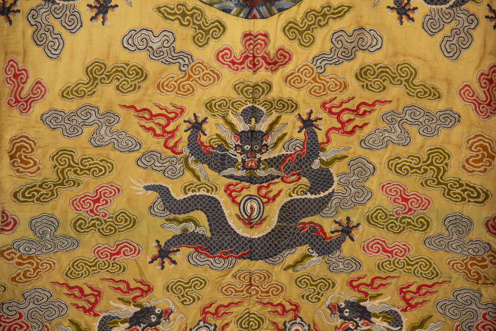 A Chinese Yunjin Dragon Robe - 10
