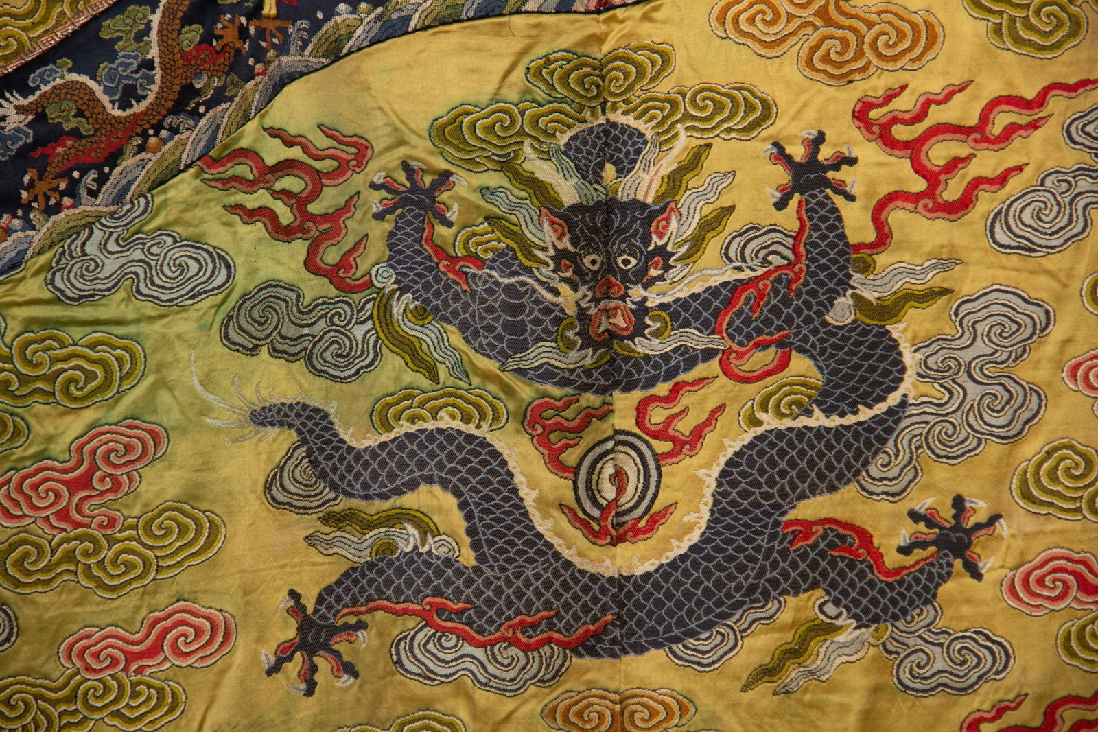 A Chinese Yunjin Dragon Robe - 6