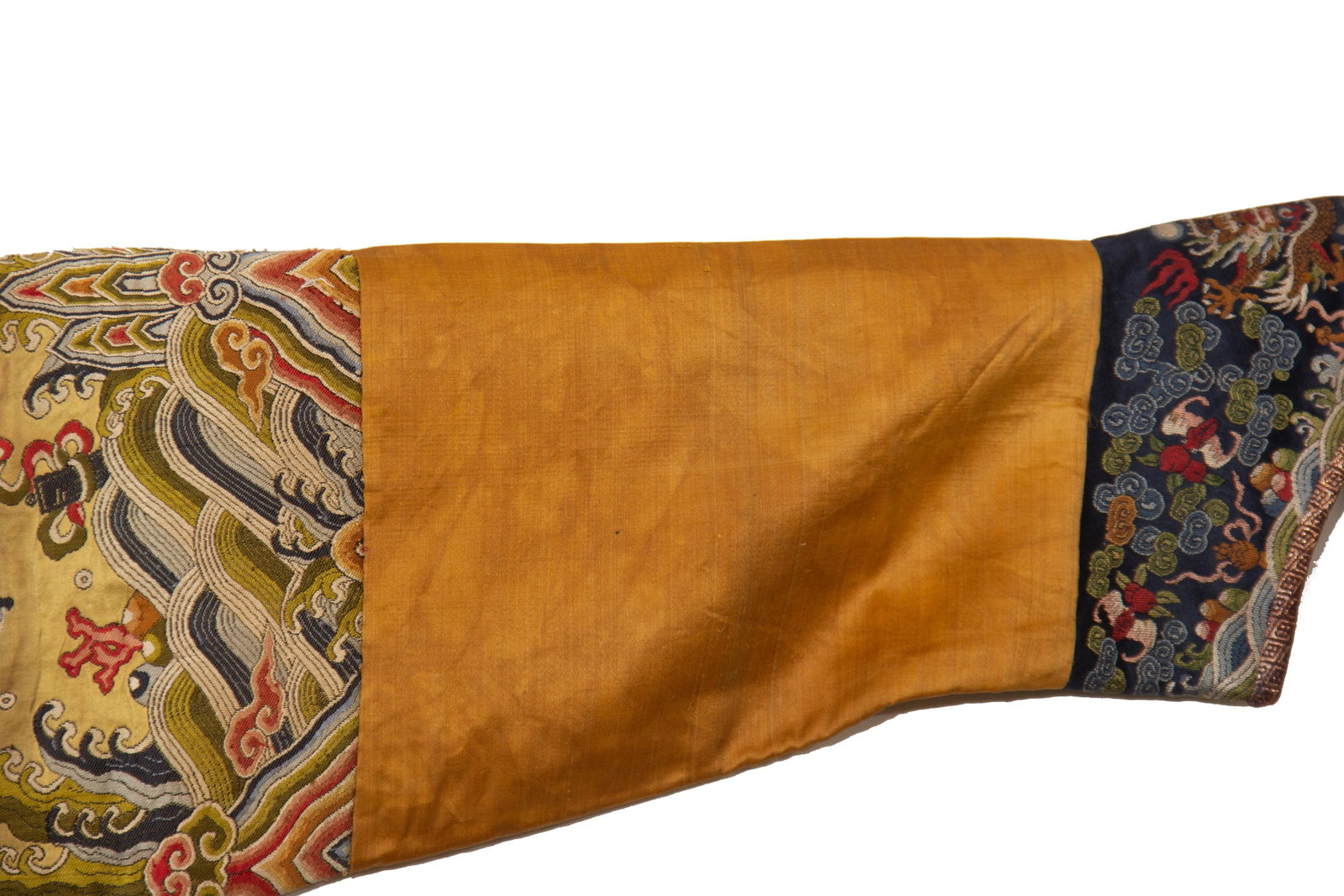 A Chinese Yunjin Dragon Robe - 7