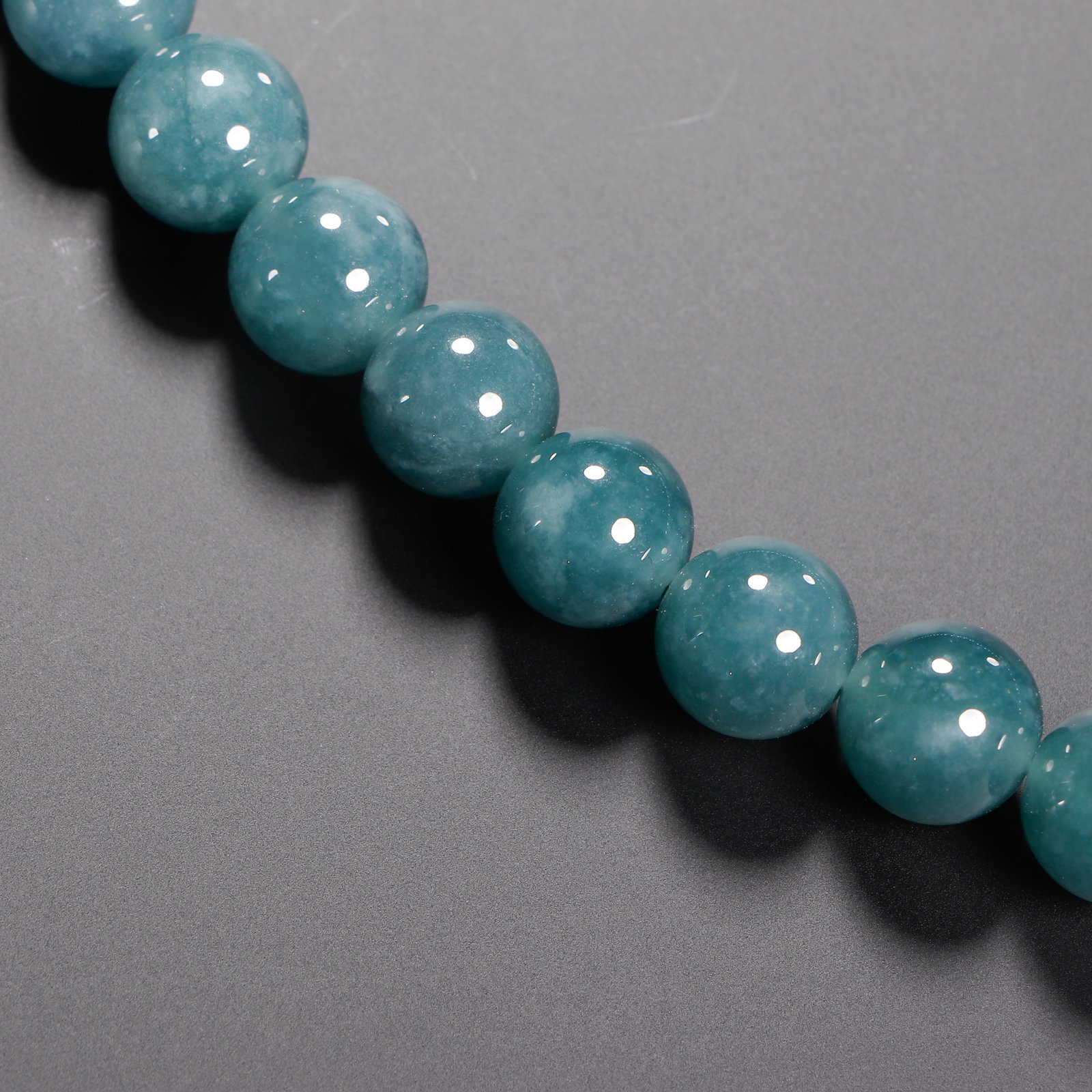 A Chinese Jadeite Beaded Necklace - 6