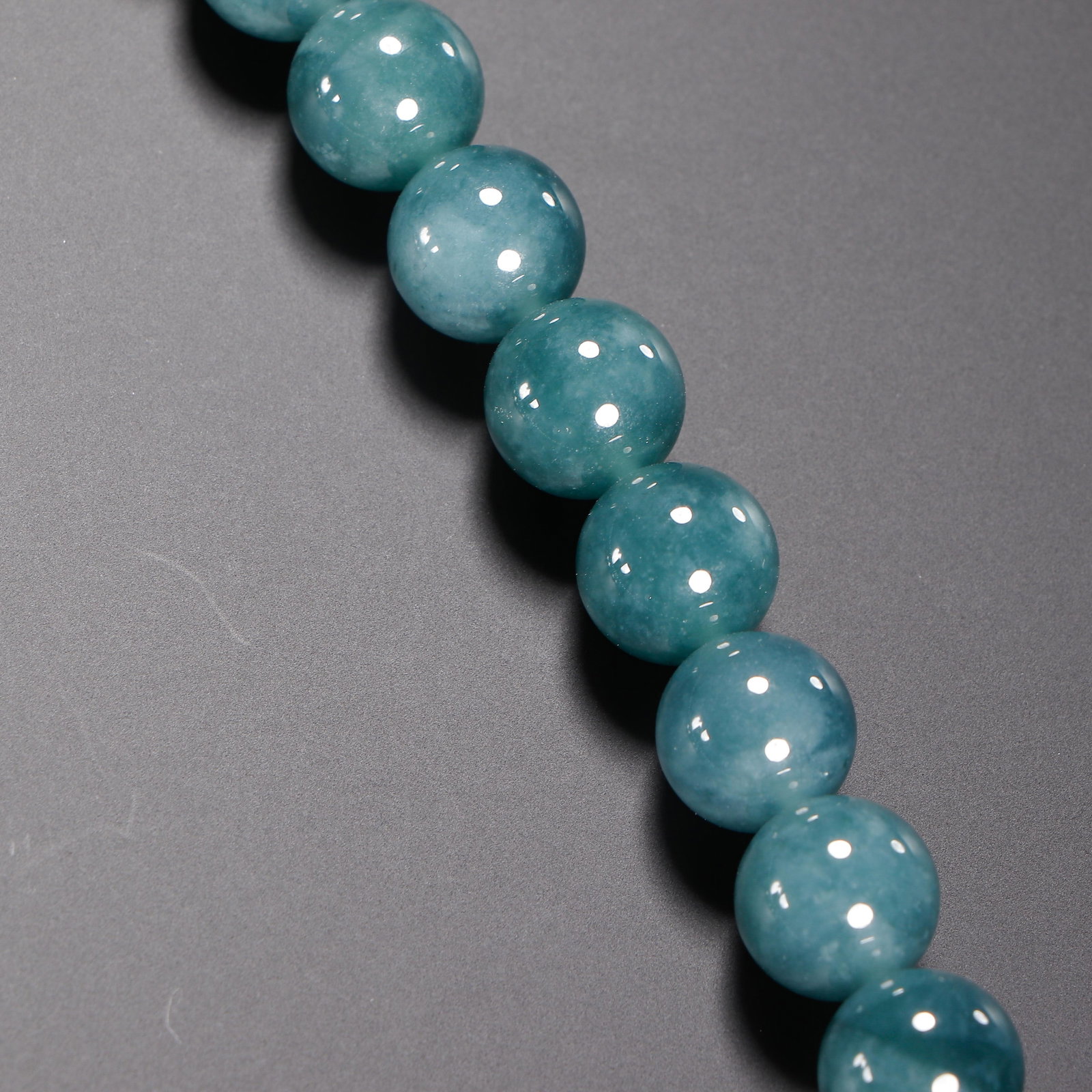 A Chinese Jadeite Beaded Necklace - 8