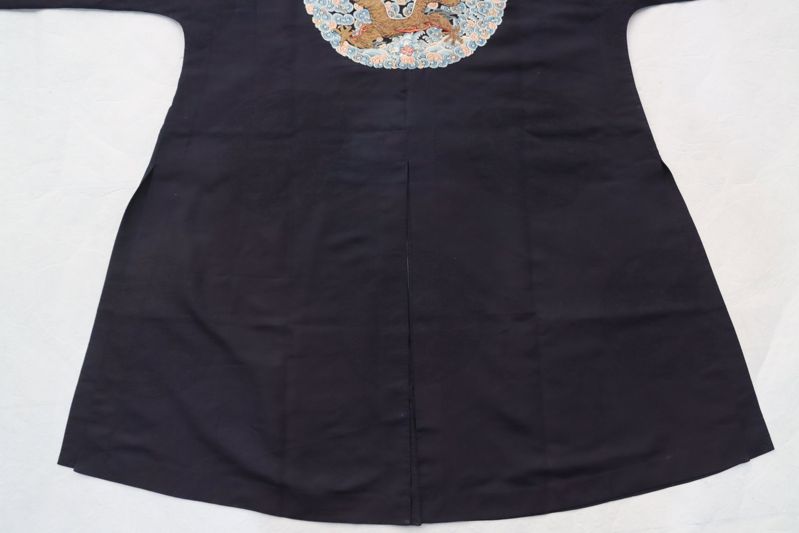 Silk Embroidery Cloud and Dragon Pattern Dragon Robe - 3
