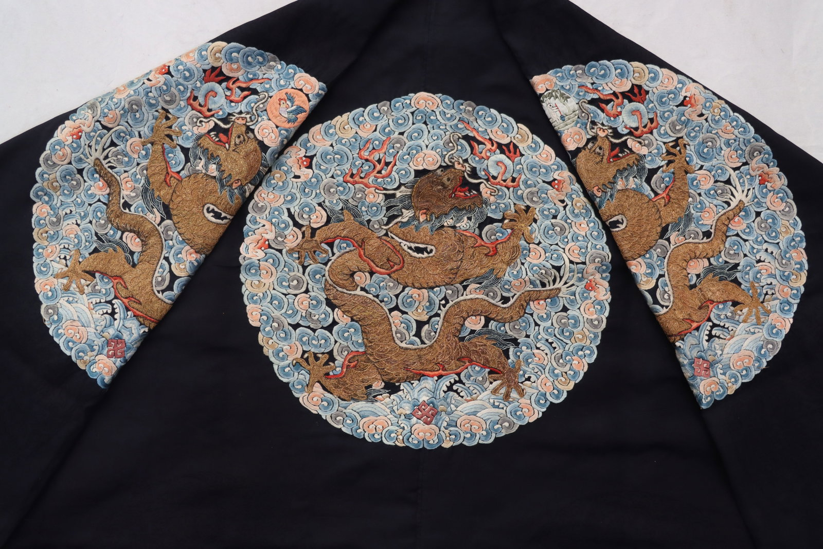 Silk Embroidery Cloud and Dragon Pattern Dragon Robe - 5