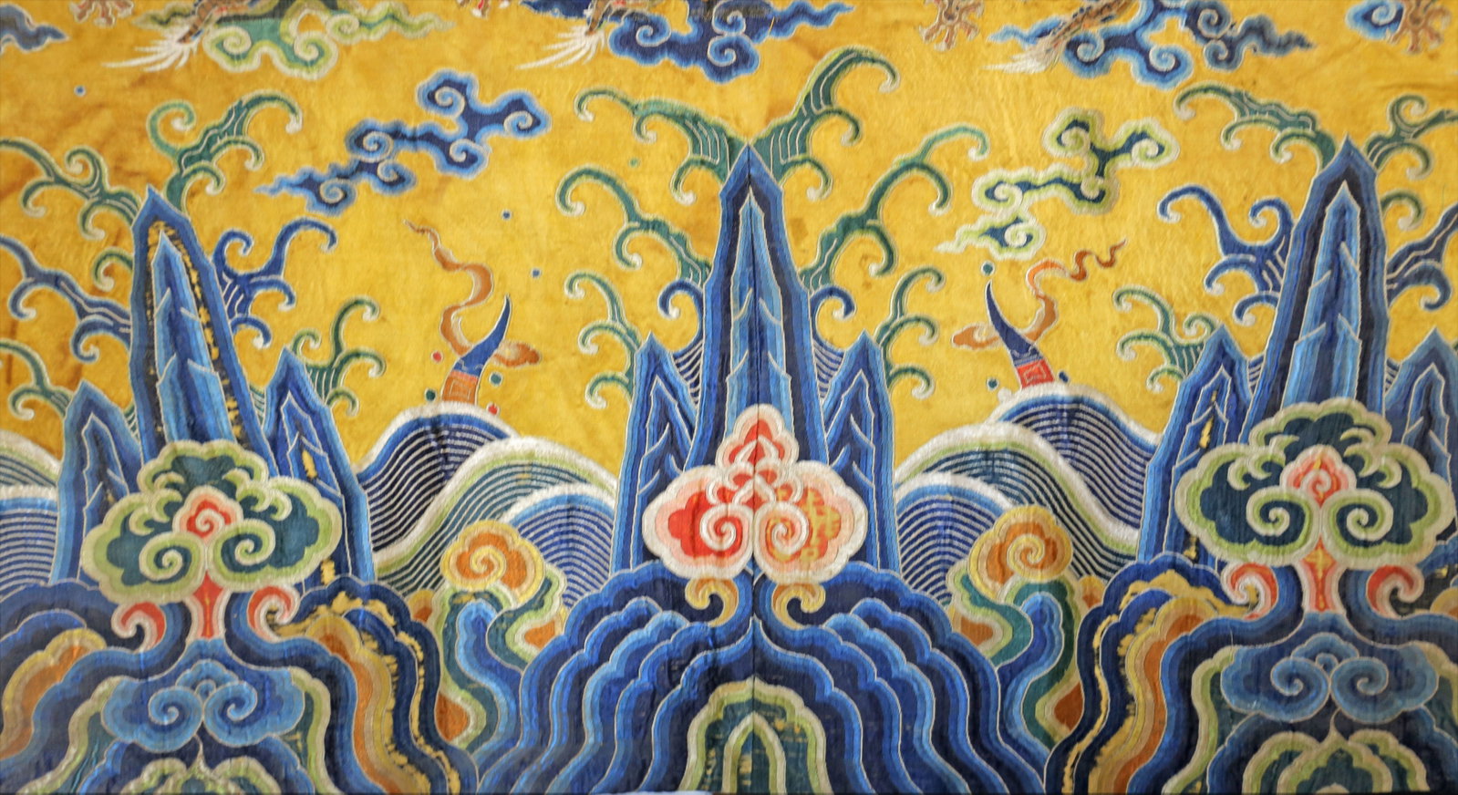 Silk Embroidery Cloud and Dragon Pattern Kesi - 8