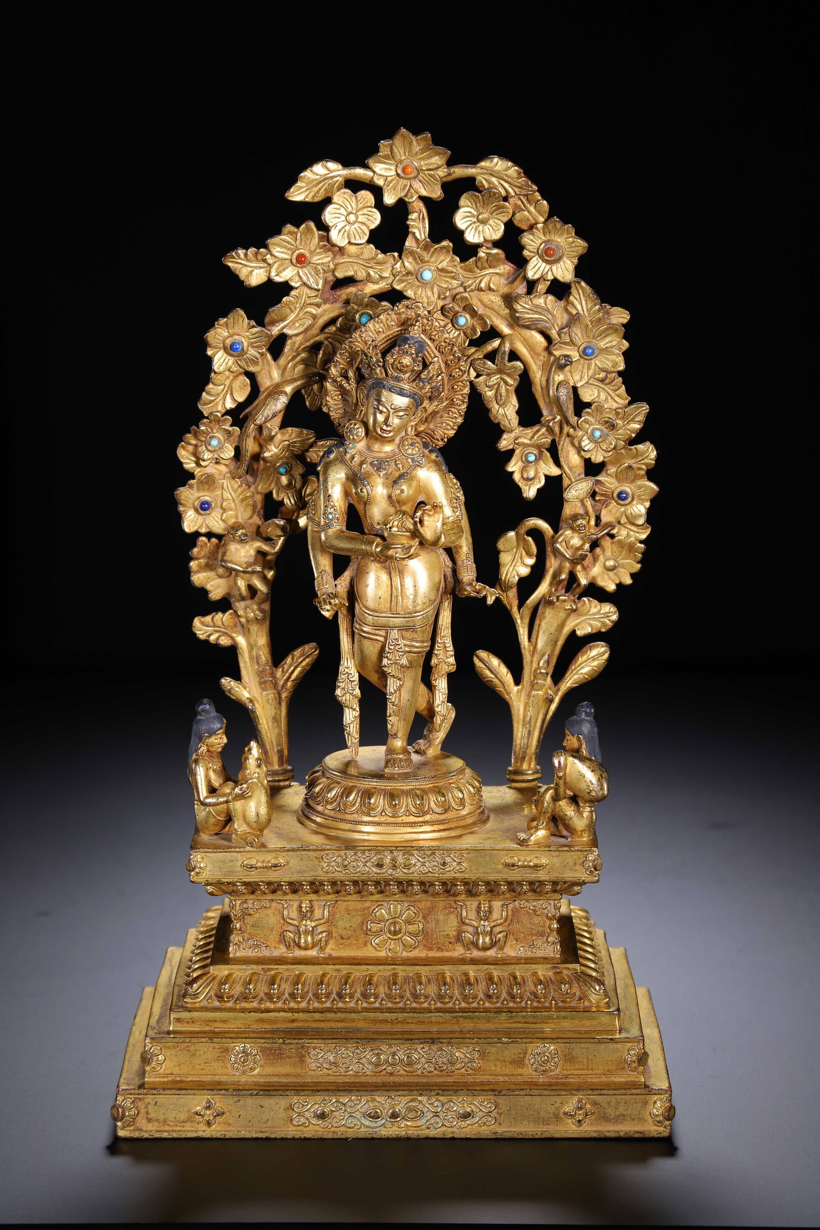 A Chinese Gilt Bronze Buddhist Deity Statue: A Chinese Gilt Bronze Buddhist Deity Statue (15 x 8.5 x 26cm,Weight 1860g)