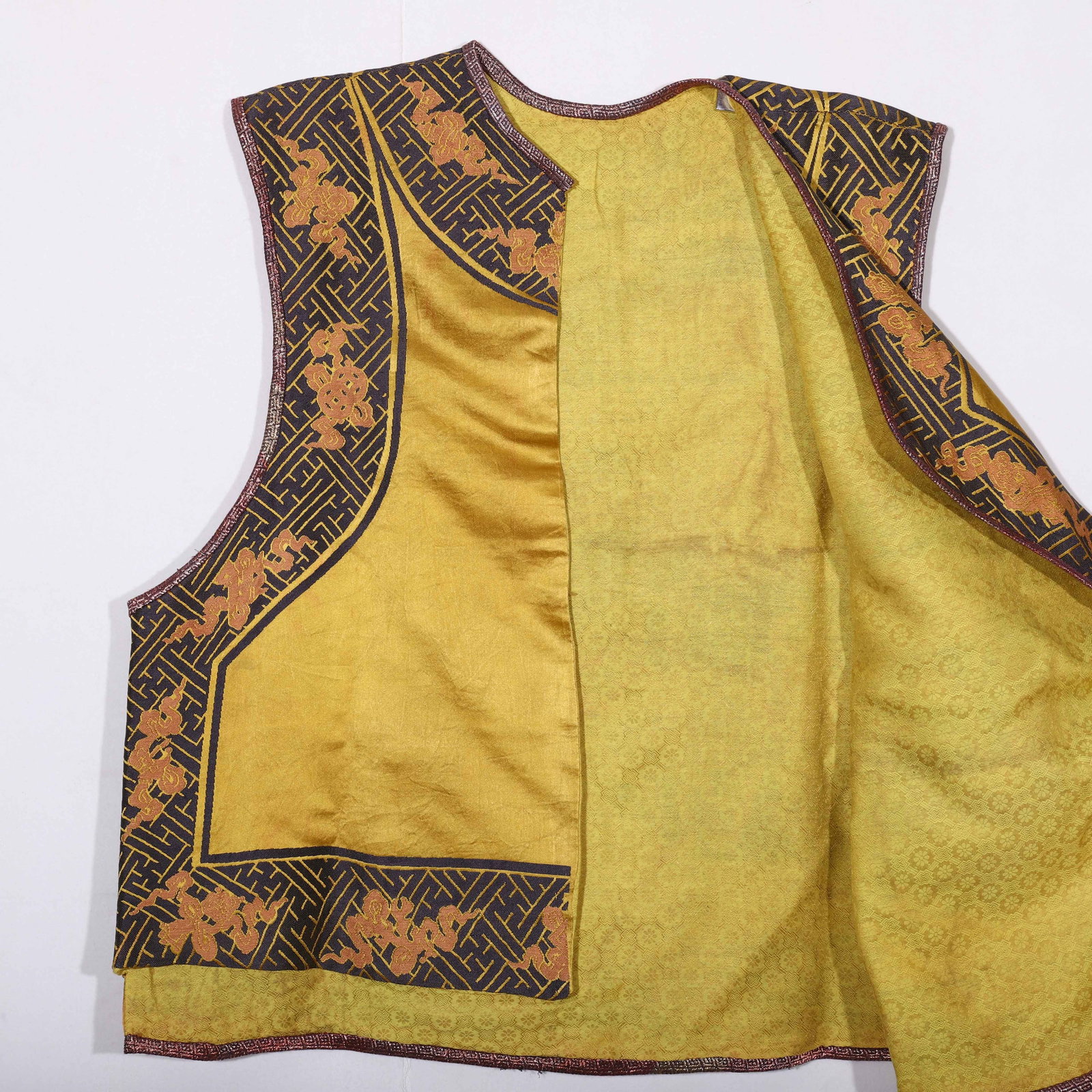 A CHINESE BROCADE VEST - 9