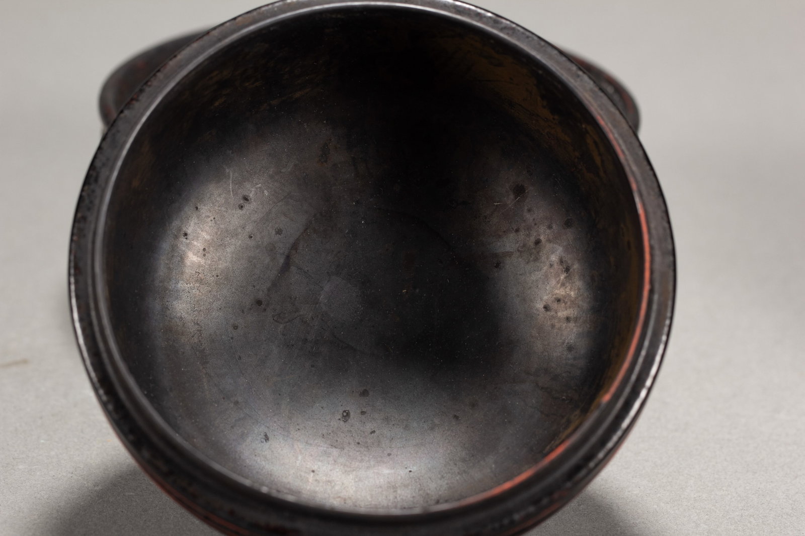 A Pair of Chinese Lacquerware Jars - 5