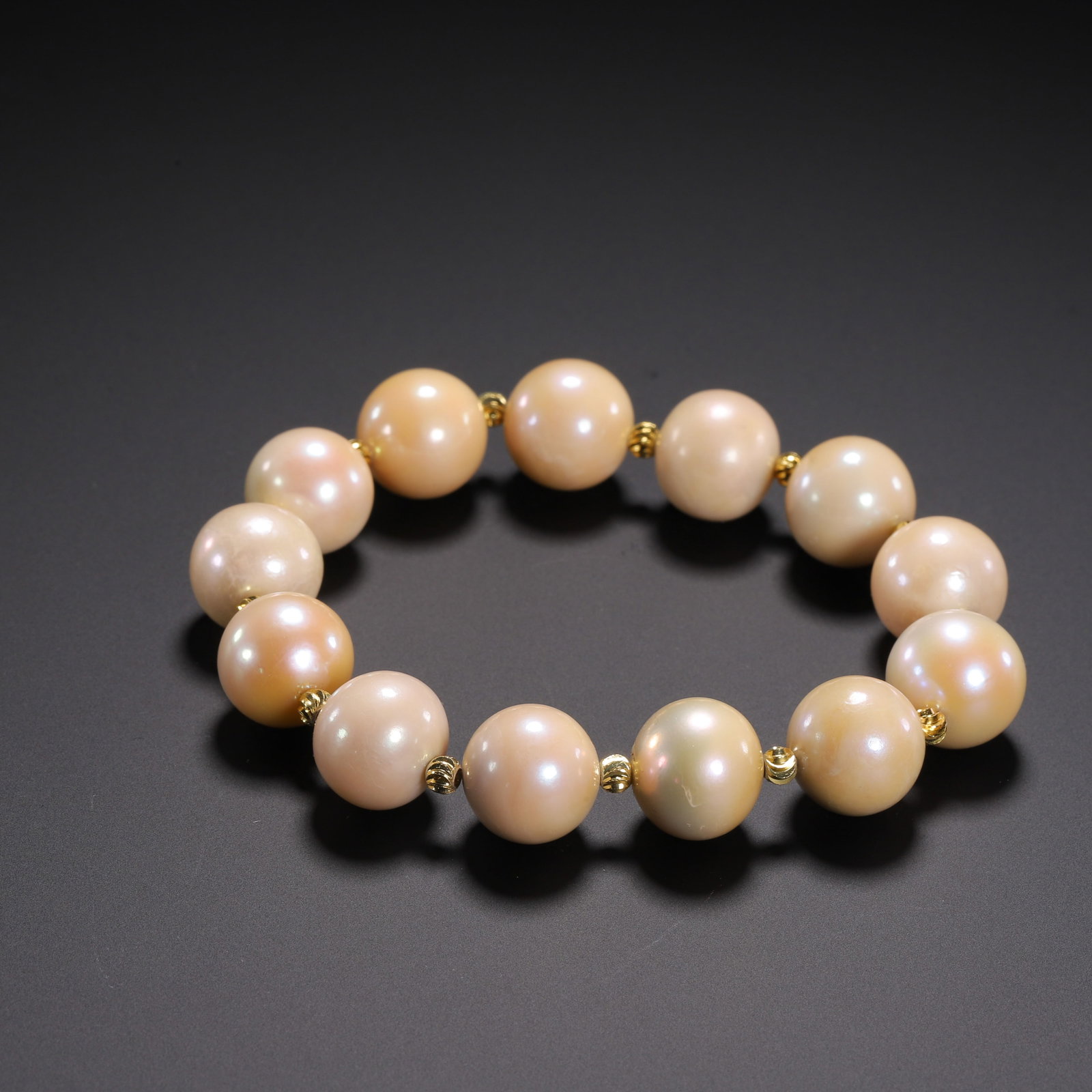 A Chinese Pearl Bracelet with Gold Spacers: A Chinese Pearl Bracelet with Gold Spacers (1.5cm)