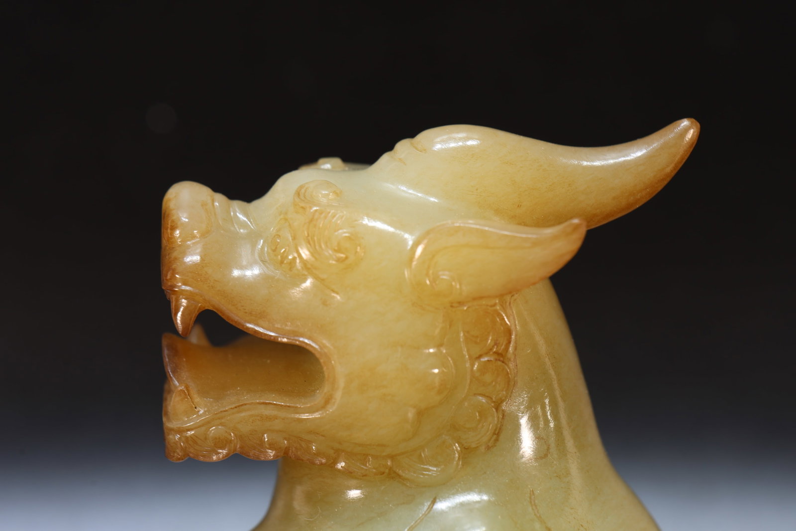 A Jade Carved Beast Shape Figure - 11