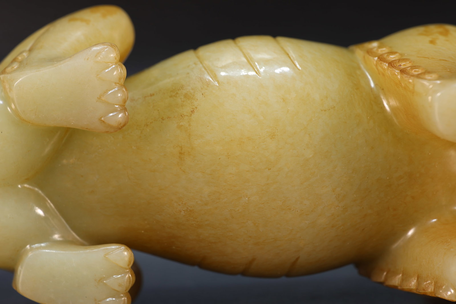 A Jade Carved Beast Shape Figure - 14