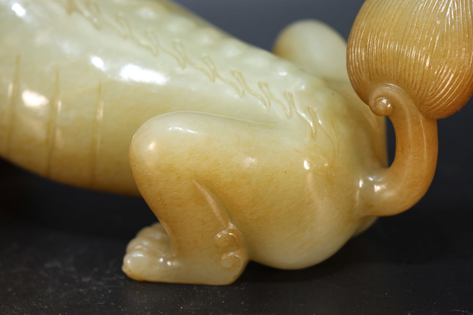 A Jade Carved Beast Shape Figure - 4