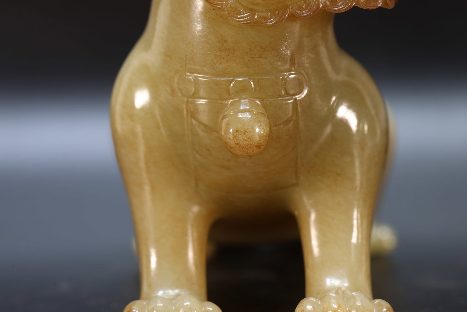 A Jade Carved Beast Shape Figure - 7
