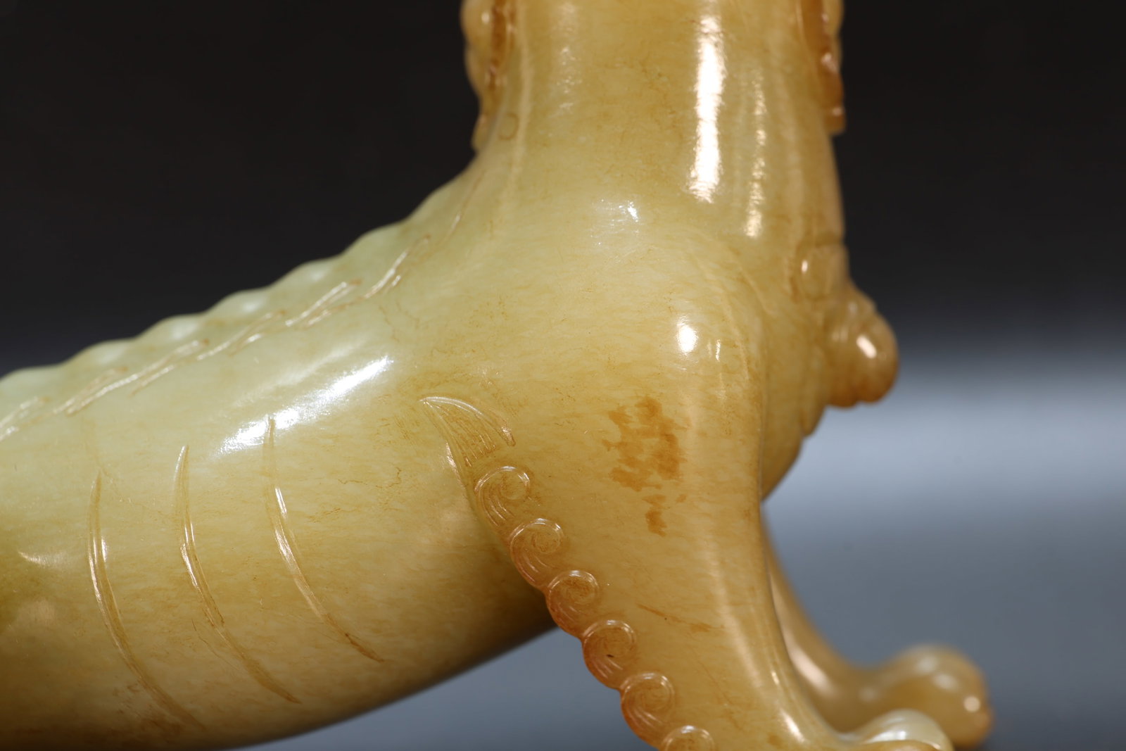 A Jade Carved Beast Shape Figure - 9