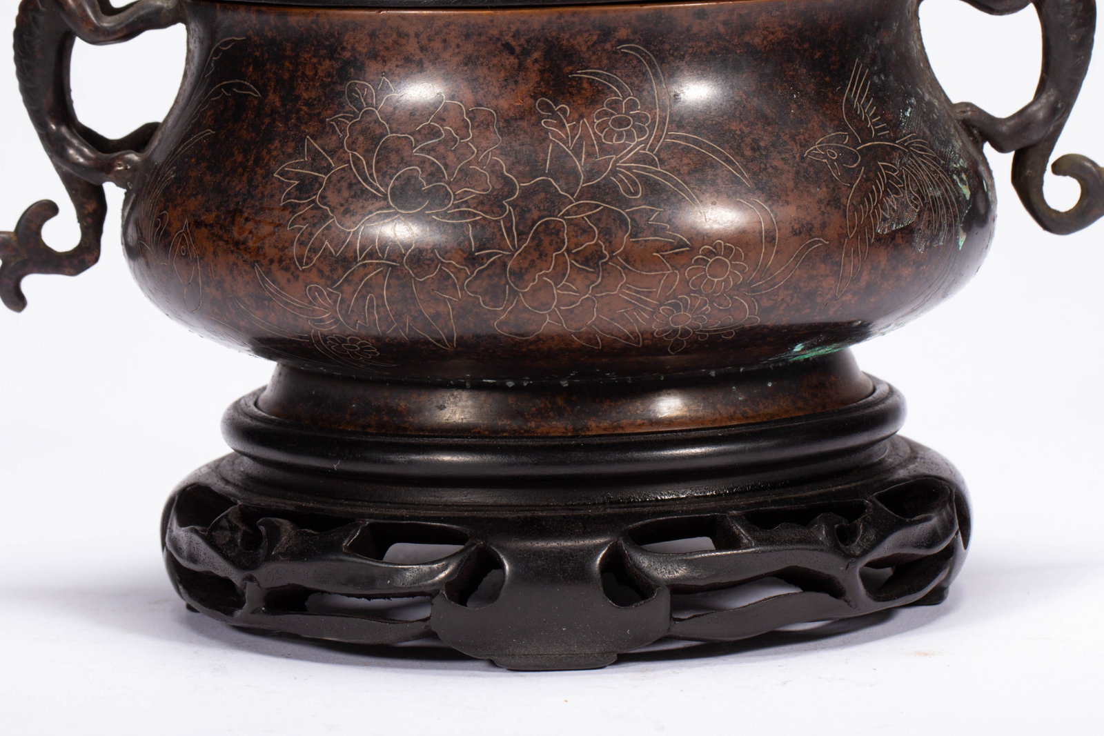 A Chinese Bronze Two-Handled Censer - 4
