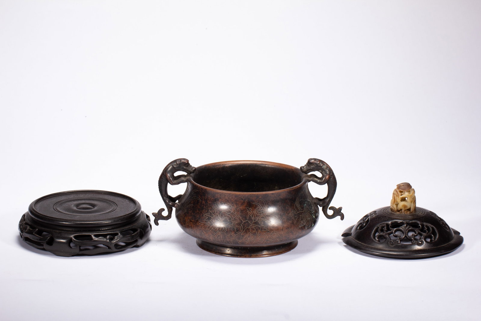 A Chinese Bronze Two-Handled Censer - 6