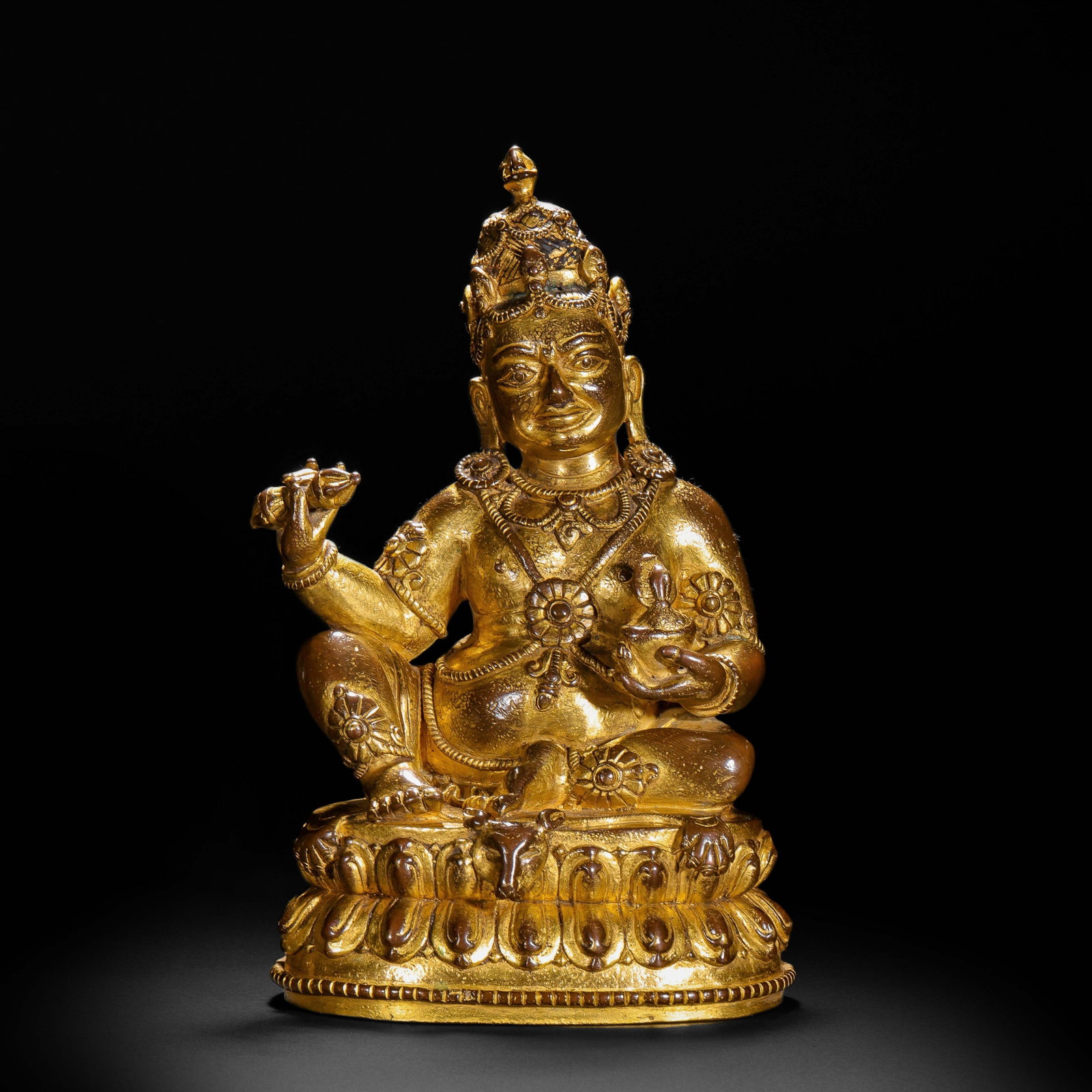 A Chinese Gilt-Bronze Statue of the God of Wealth: A Chinese Gilt-Bronze Statue of the God of Wealth (12 x 9 x 20cm,Weight 1700g)