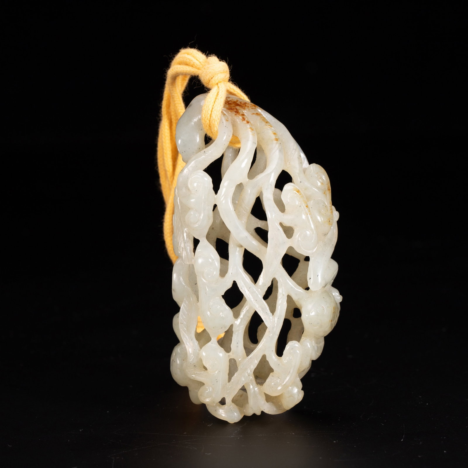 A Chinese White Hetian Jade Reticulated Pendant: A Chinese White Hetian Jade Reticulated Pendant (8 x 4 x 2.5cm,Weight 50g)