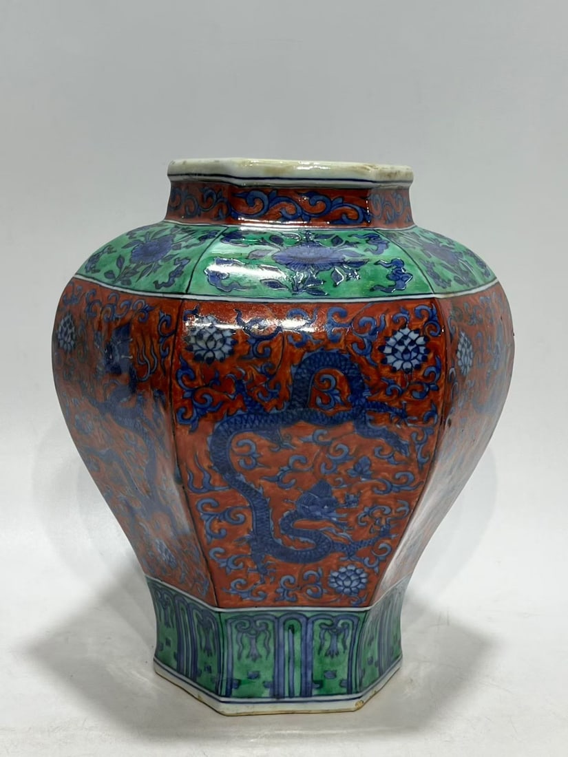 Sancai Flower and Dragon Pattern Porcelain Pot (1 of 9)