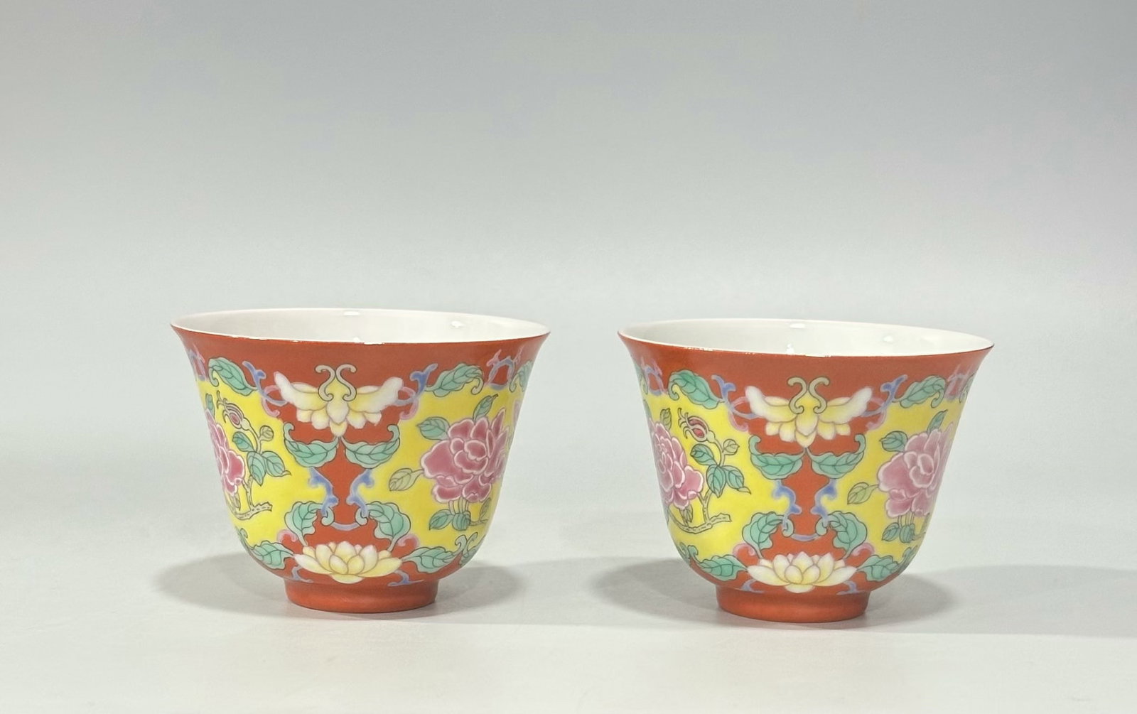 Pair of Famille Rose Flower Pattern Porcelain Cup: Pair of Famille Rose Flower Pattern Porcelain Cup (7 x 5.3cm)