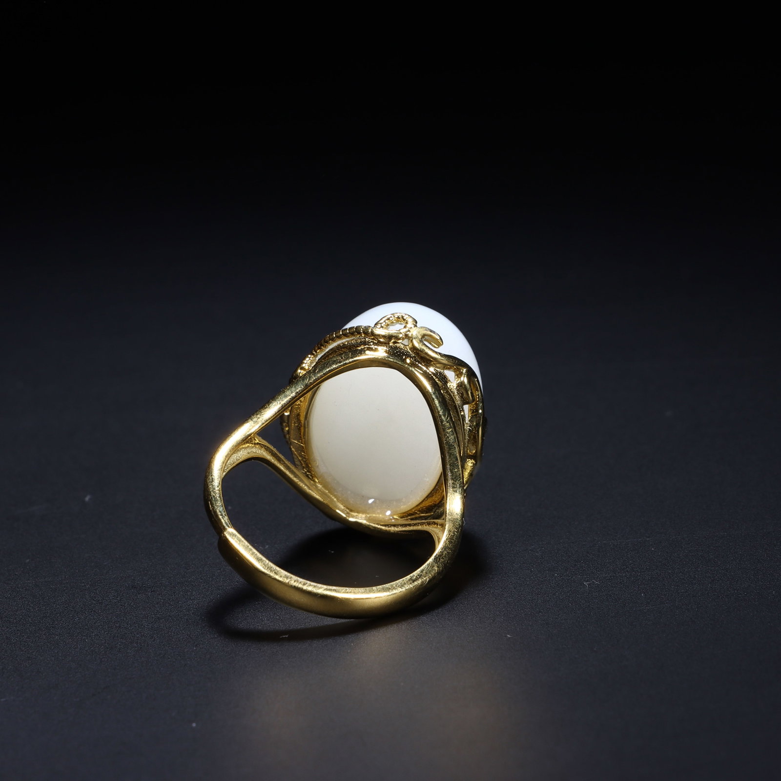 A Chinese Hetian White Jade Ring - 3