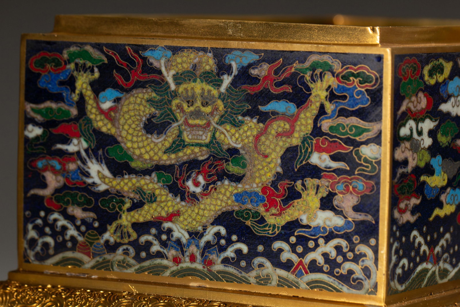 A Chinese Cloisonné Dragon Box - 4