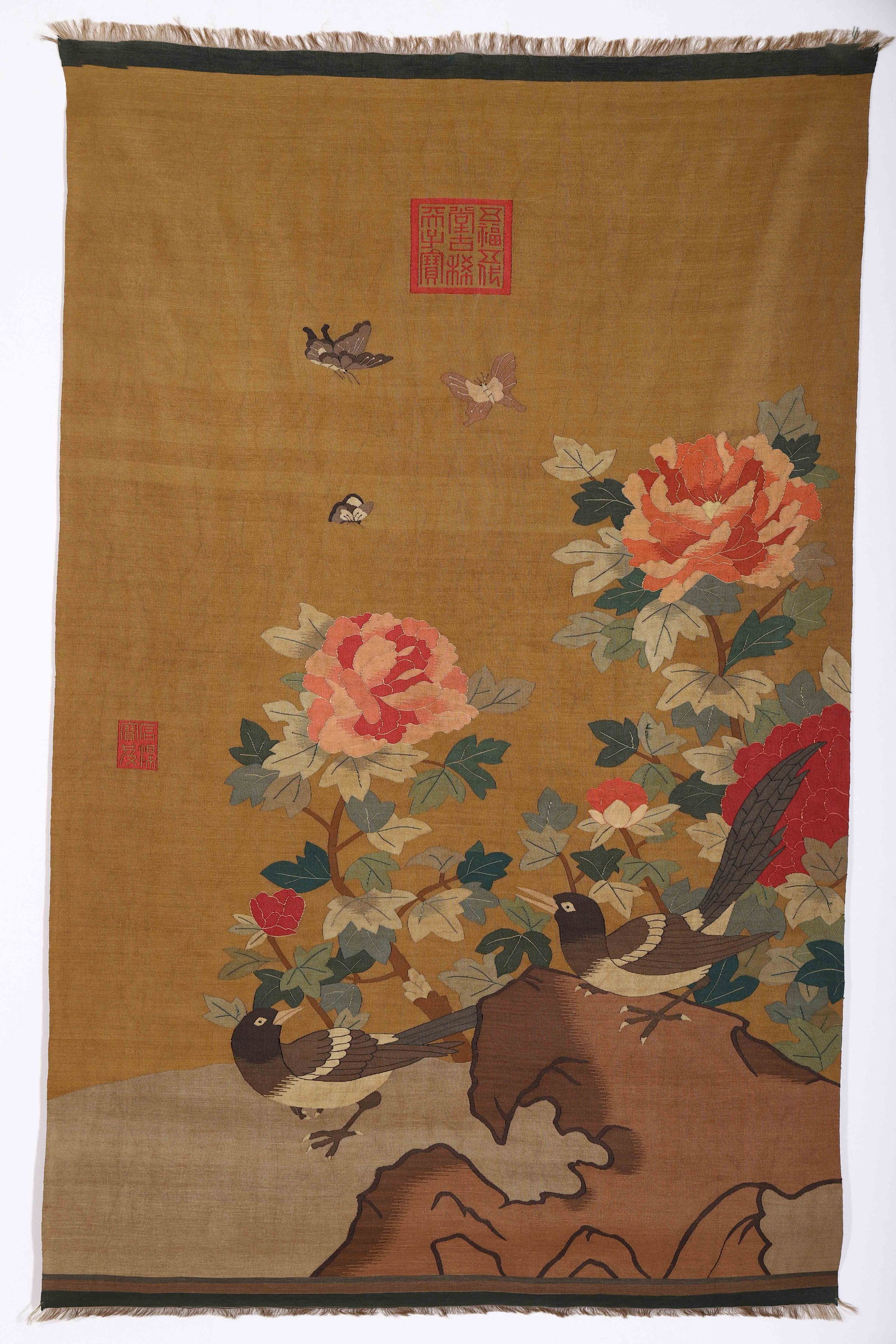 A Chinese Kesi “Flowers and Birds” Tapestry: A Chinese Kesi “Flowers and Birds” Tapestry (107 x 66cm)