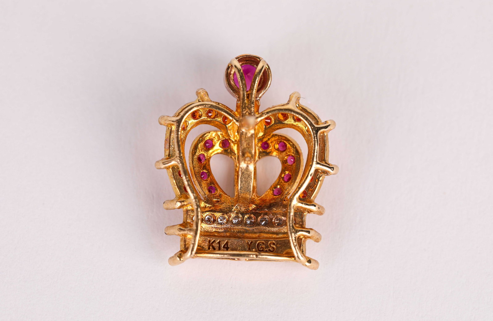 A Gold and Gemstone Brooch - 2