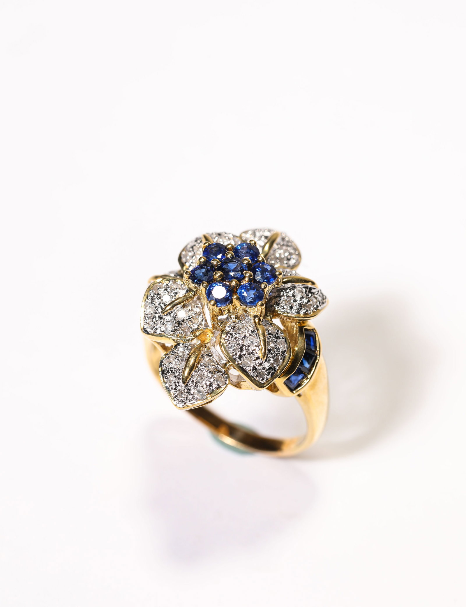 A Gold, Sapphire and Diamond Ring - 3