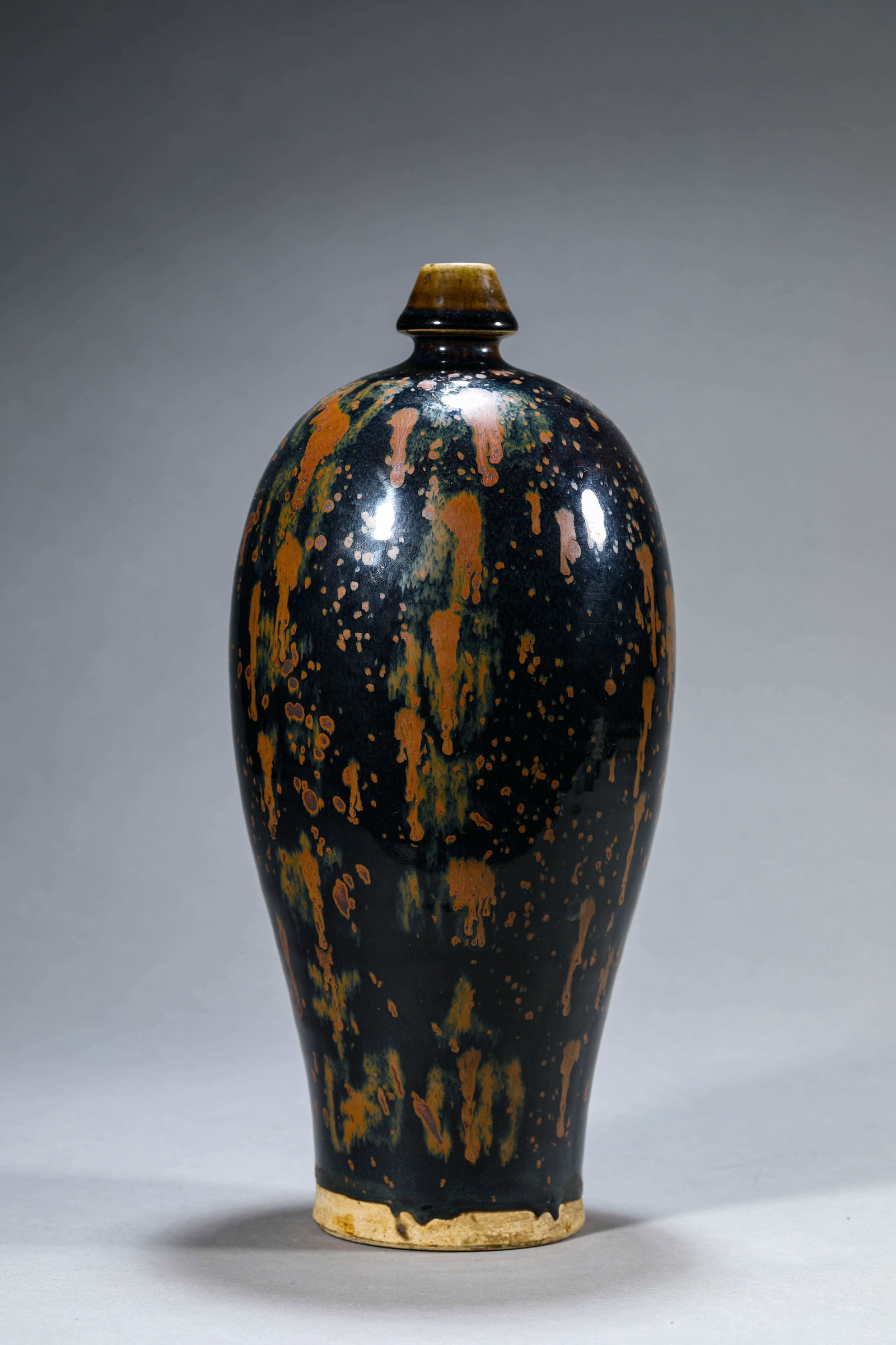 A Ding-Type Black-Glazed Meiping - 2