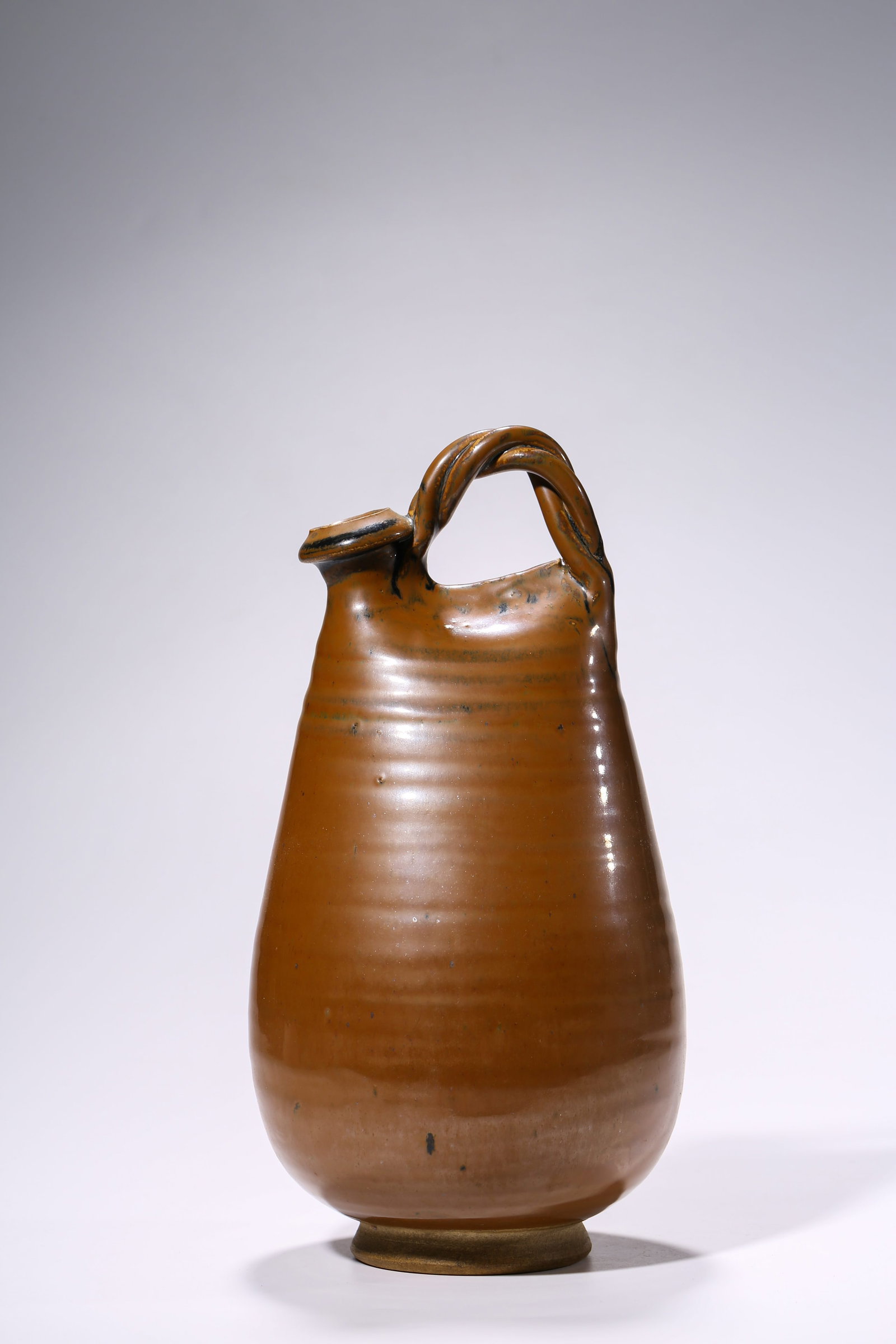A Cizhou-Type 'Copper-Glazed' Ewer: Dimensions: Width: 14.8 cm x Height: 28.4 cm. All measurements are approximate.