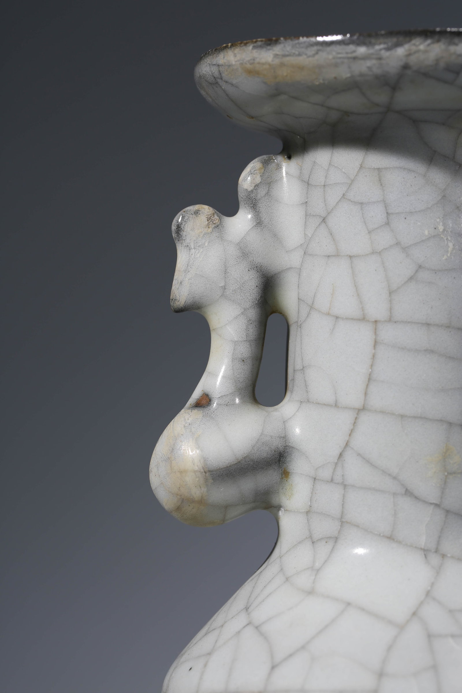 A Ge-Type 'Double-Handled' Vase - 3