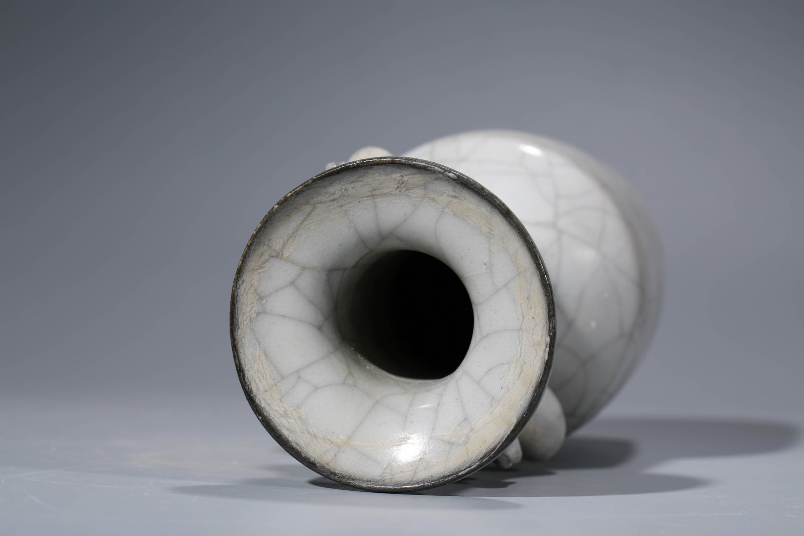 A Ge-Type 'Double-Handled' Vase - 4