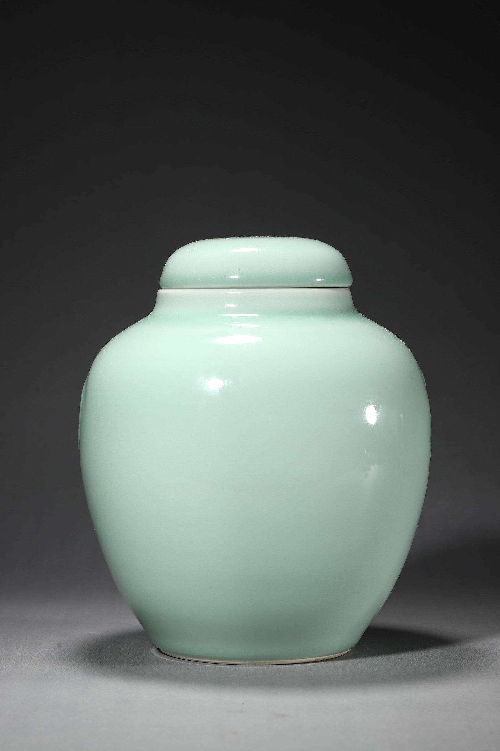Celadon-Green Glaze Moon Jar - 4